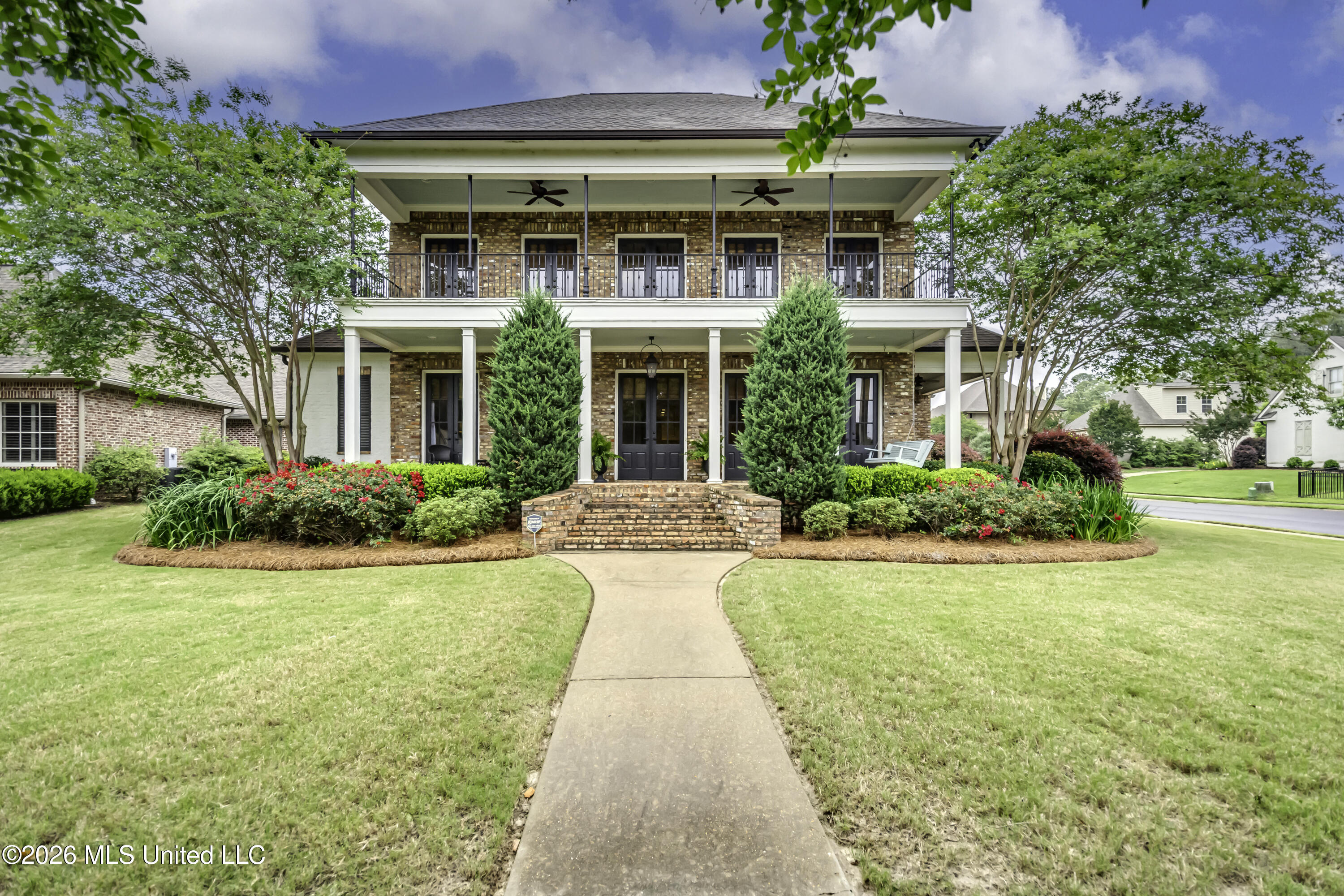 100 Arbor Landing Property Photo 1