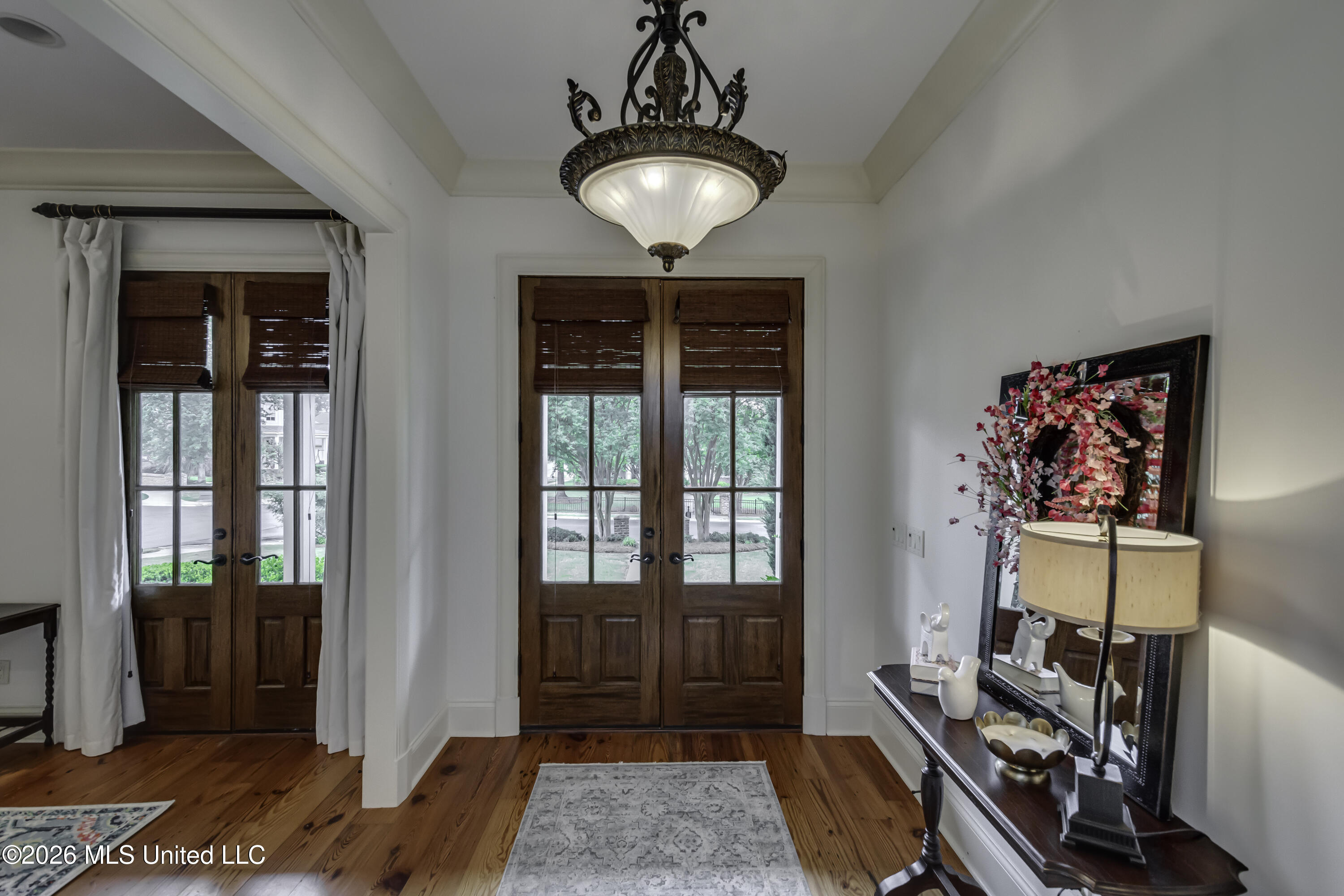 100 Arbor Landing Property Photo 10