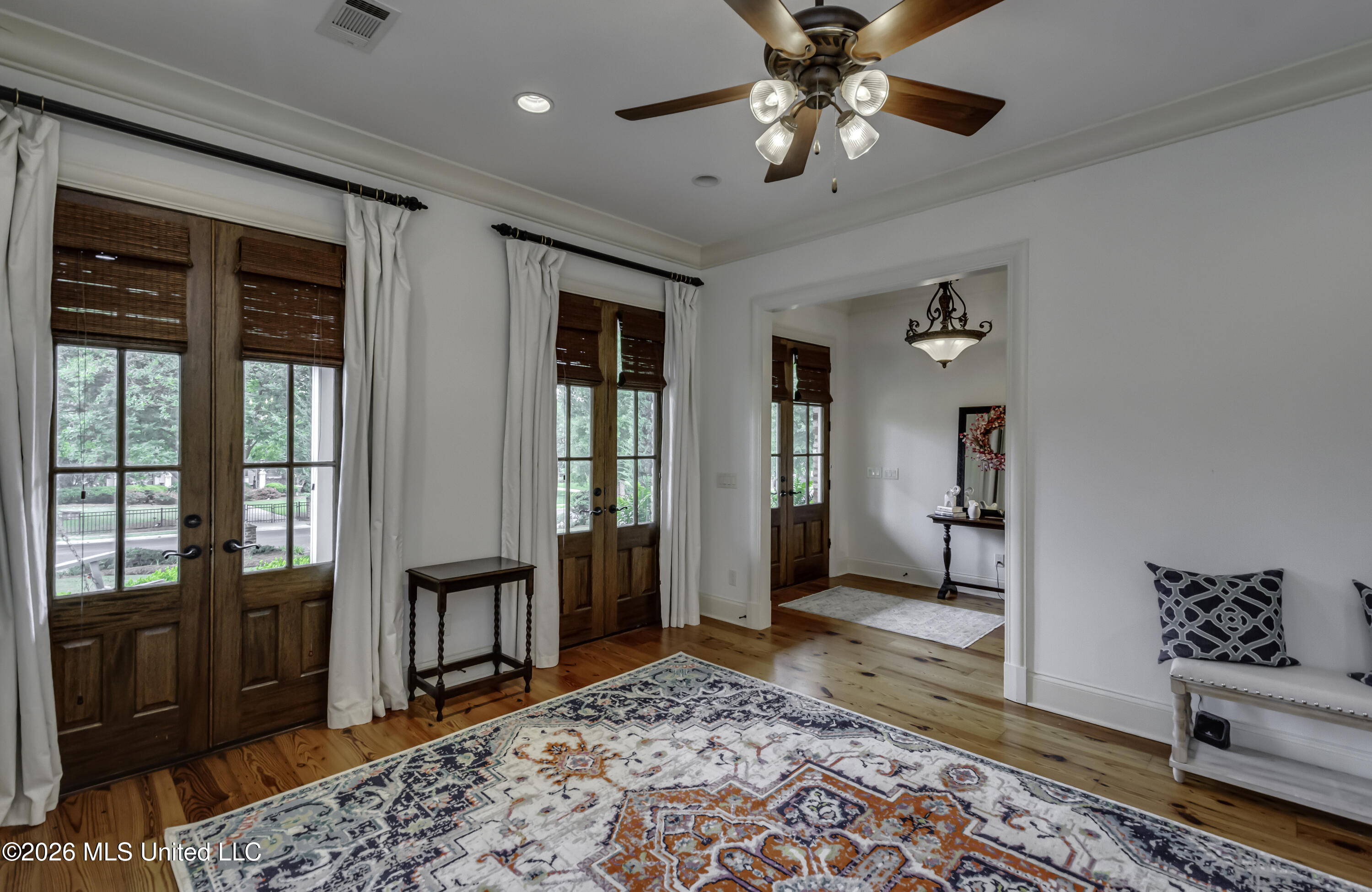 100 Arbor Landing Property Photo 12