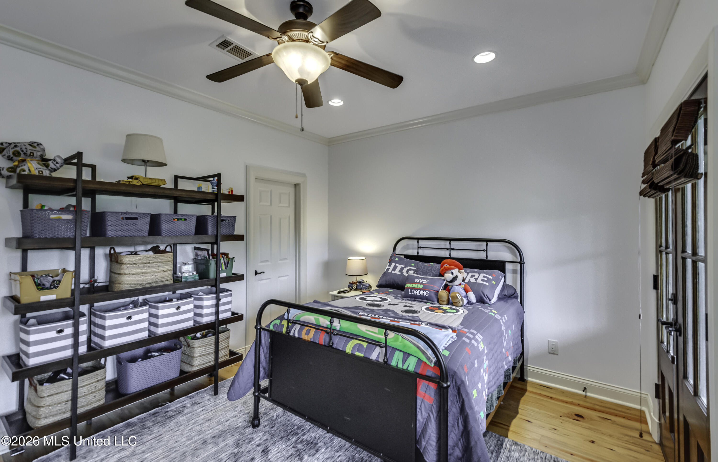 100 Arbor Landing Property Photo 33