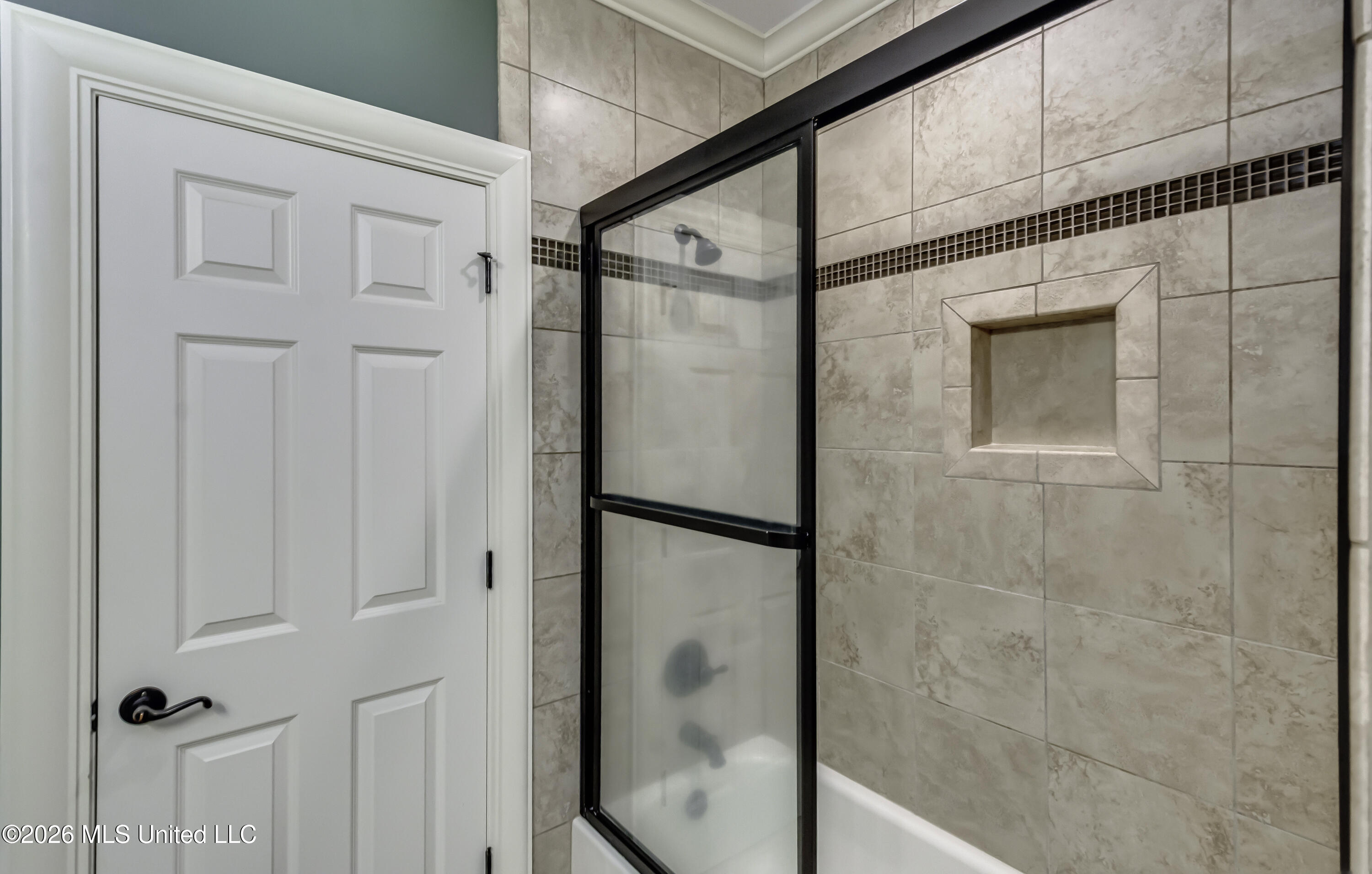100 Arbor Landing Property Photo 37