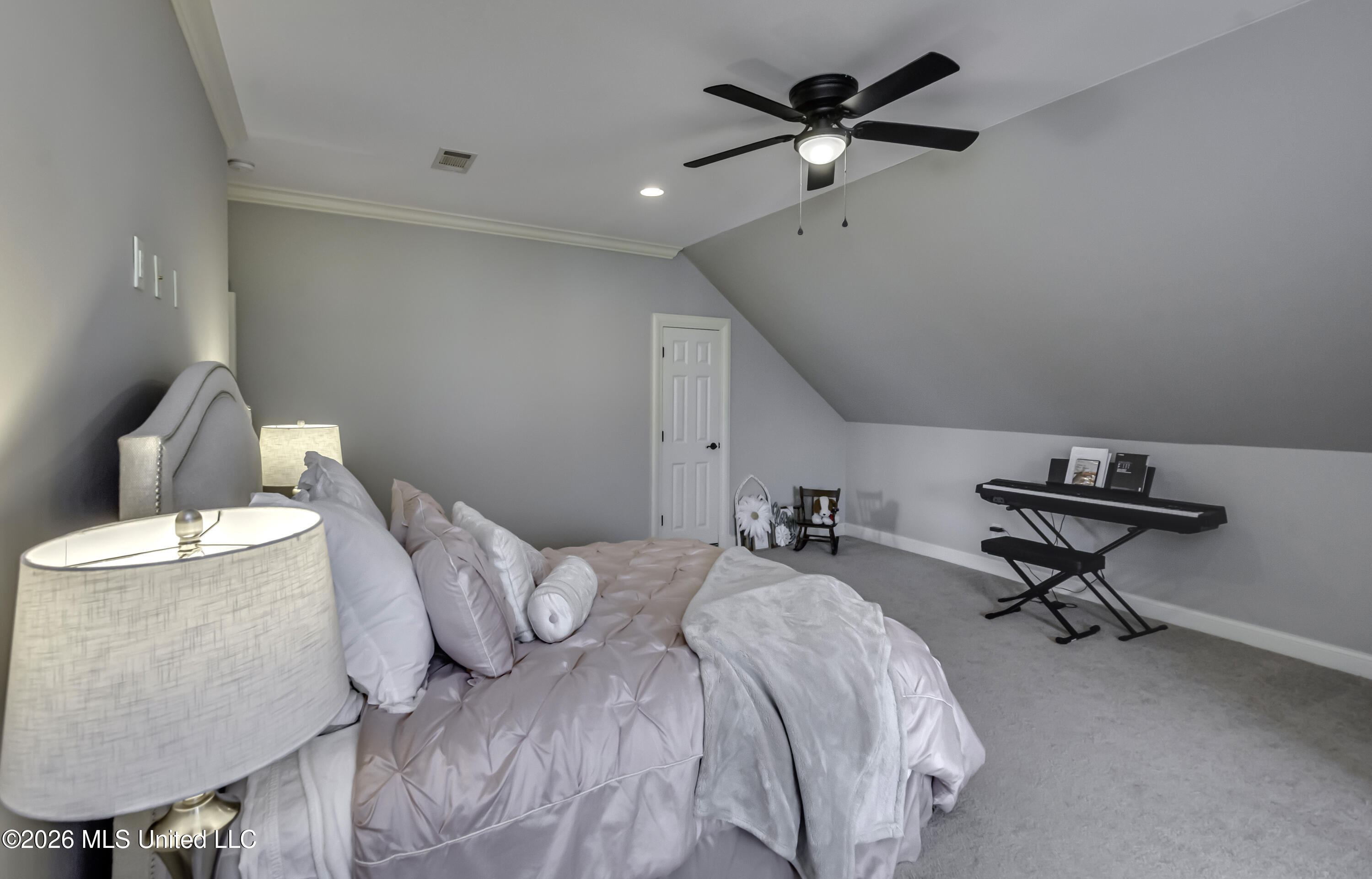 100 Arbor Landing Property Photo 44