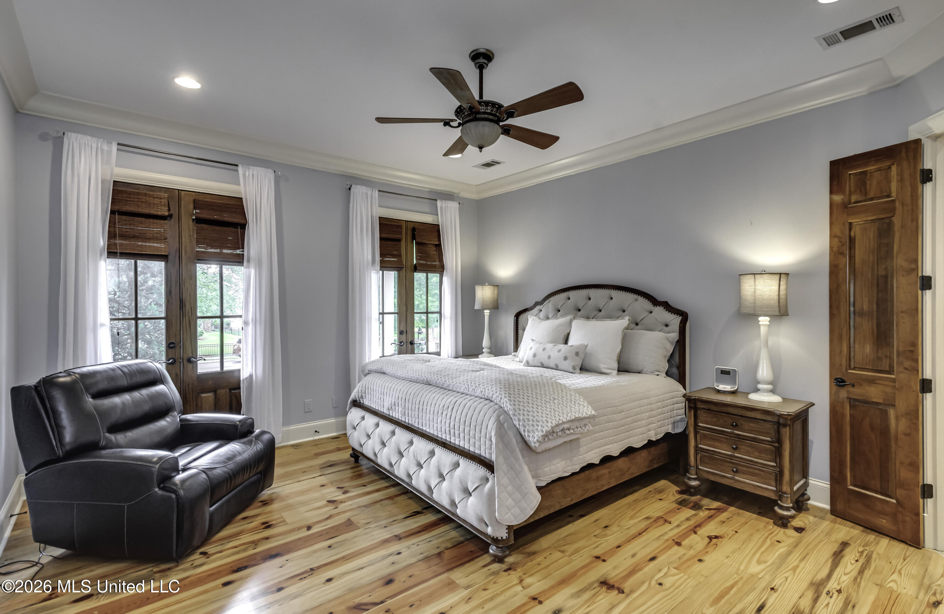 100 Arbor Landing Property Photo 45