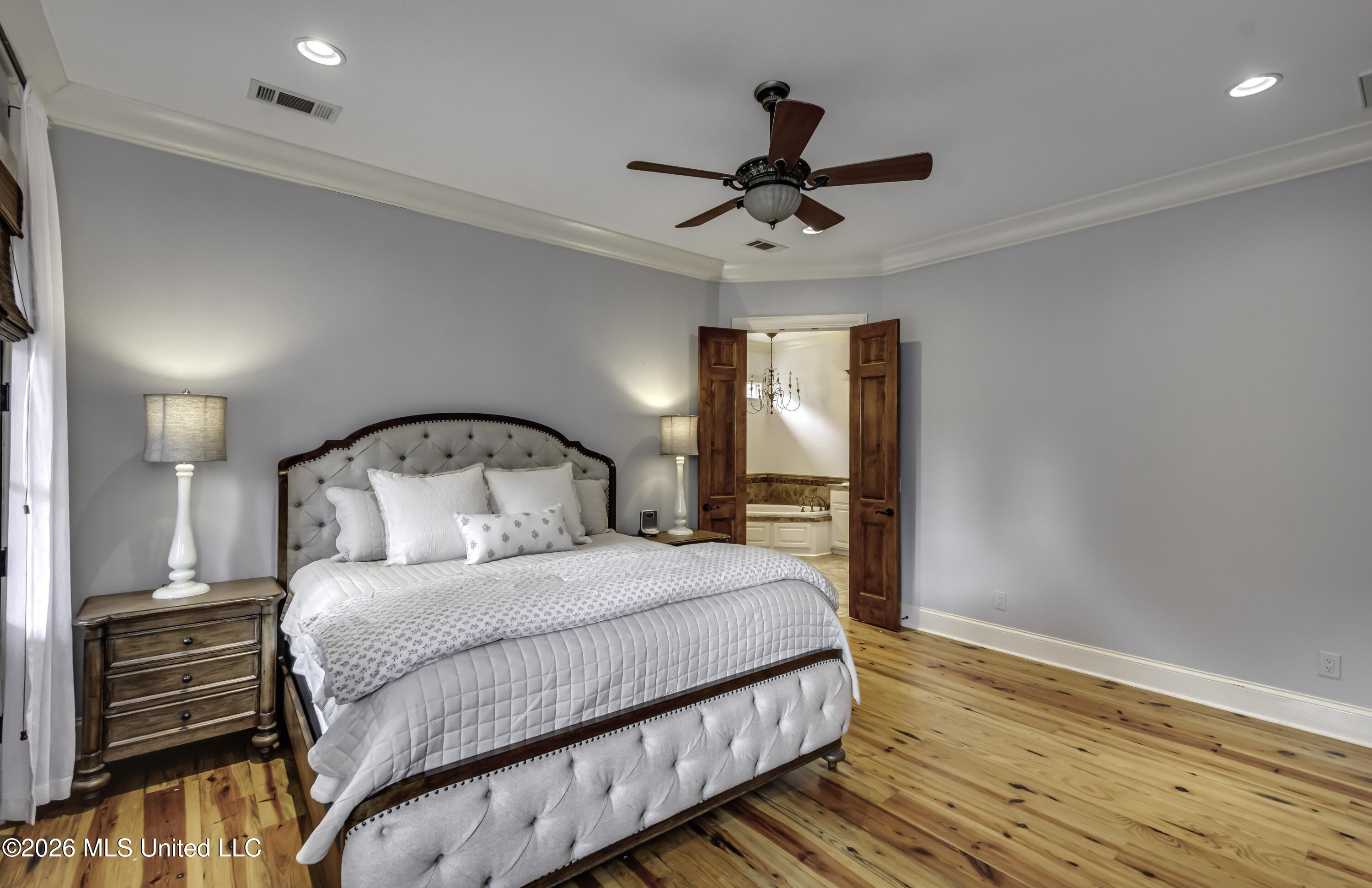 100 Arbor Landing Property Photo 46