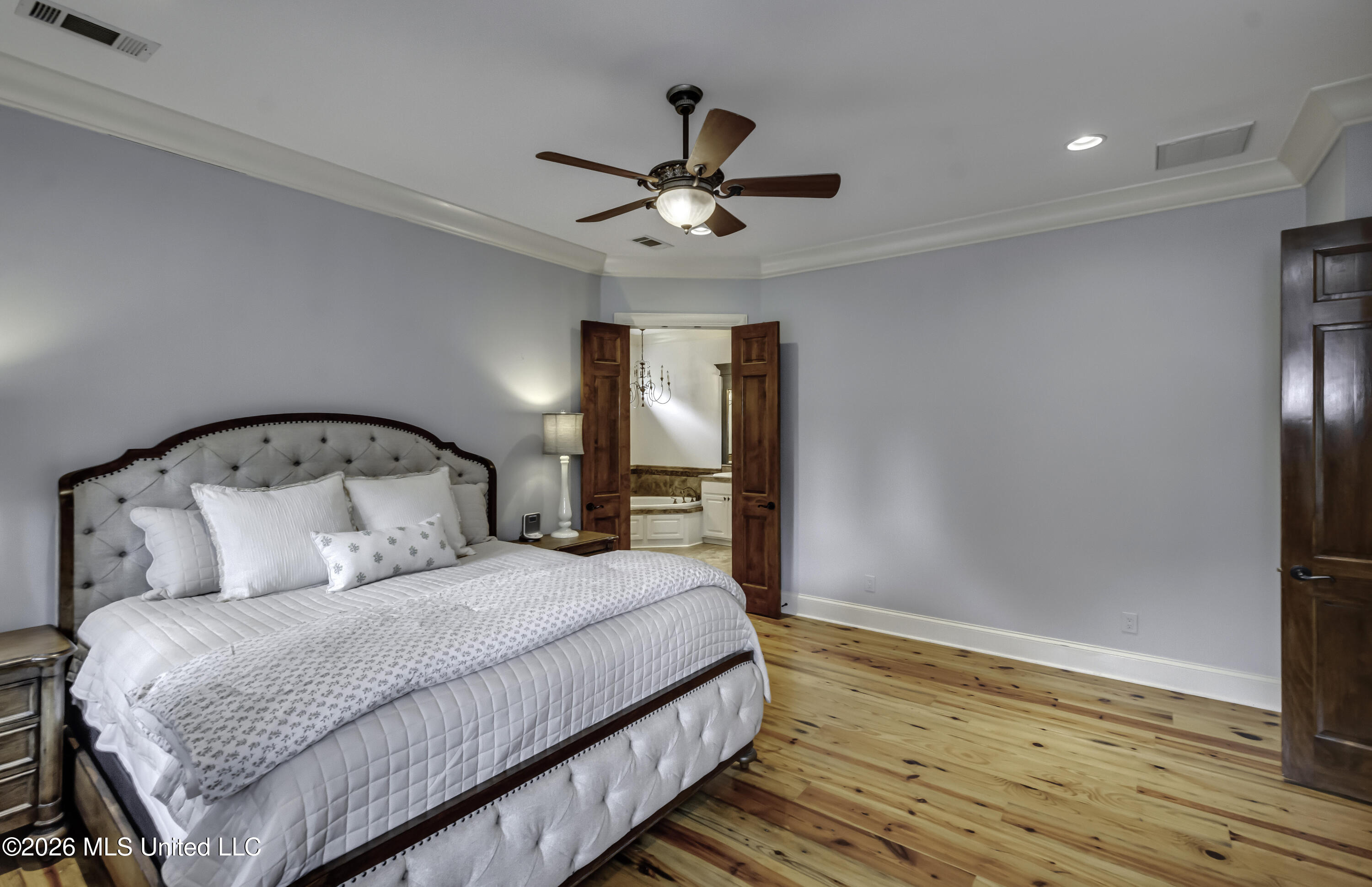 100 Arbor Landing Property Photo 53