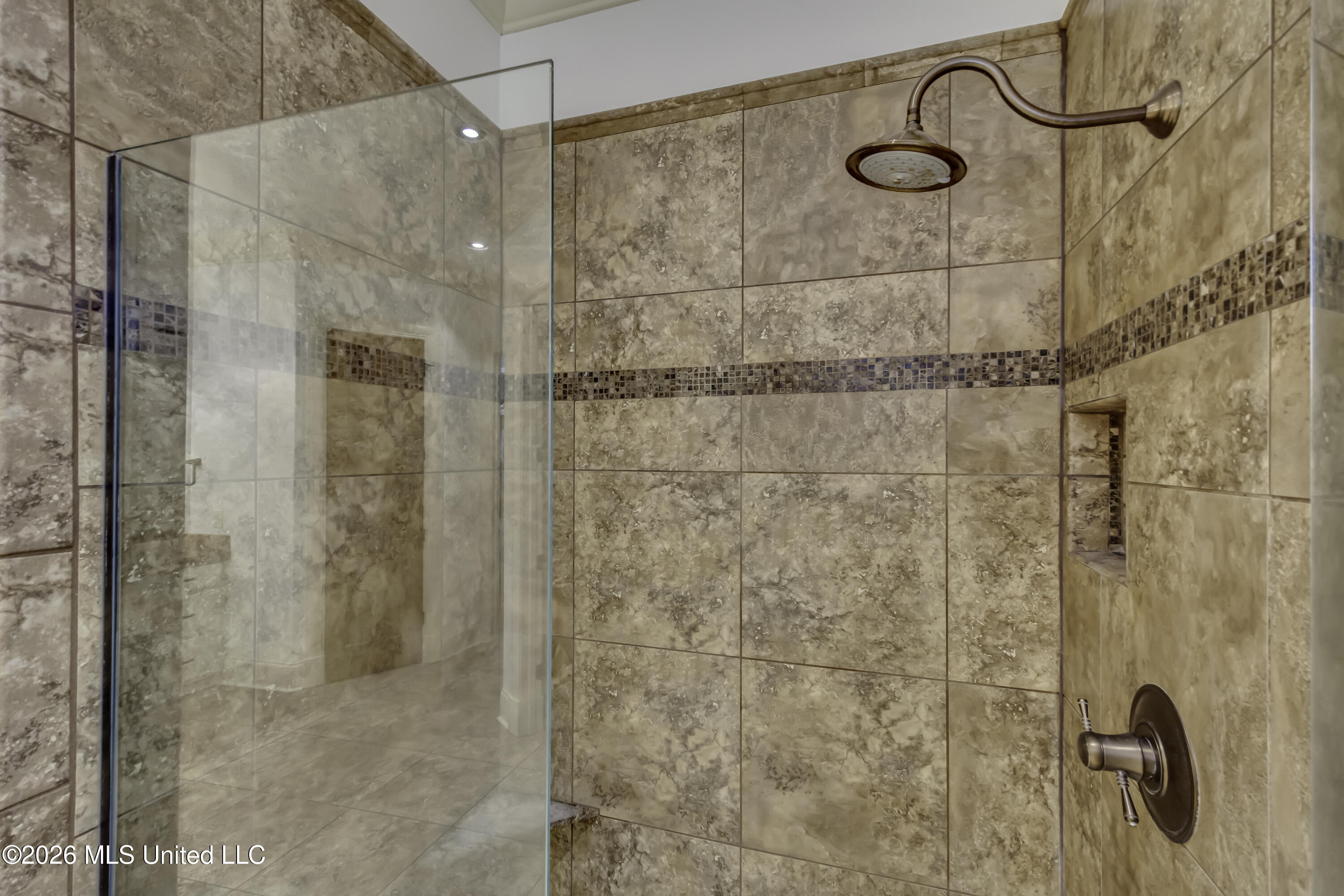 100 Arbor Landing Property Photo 61