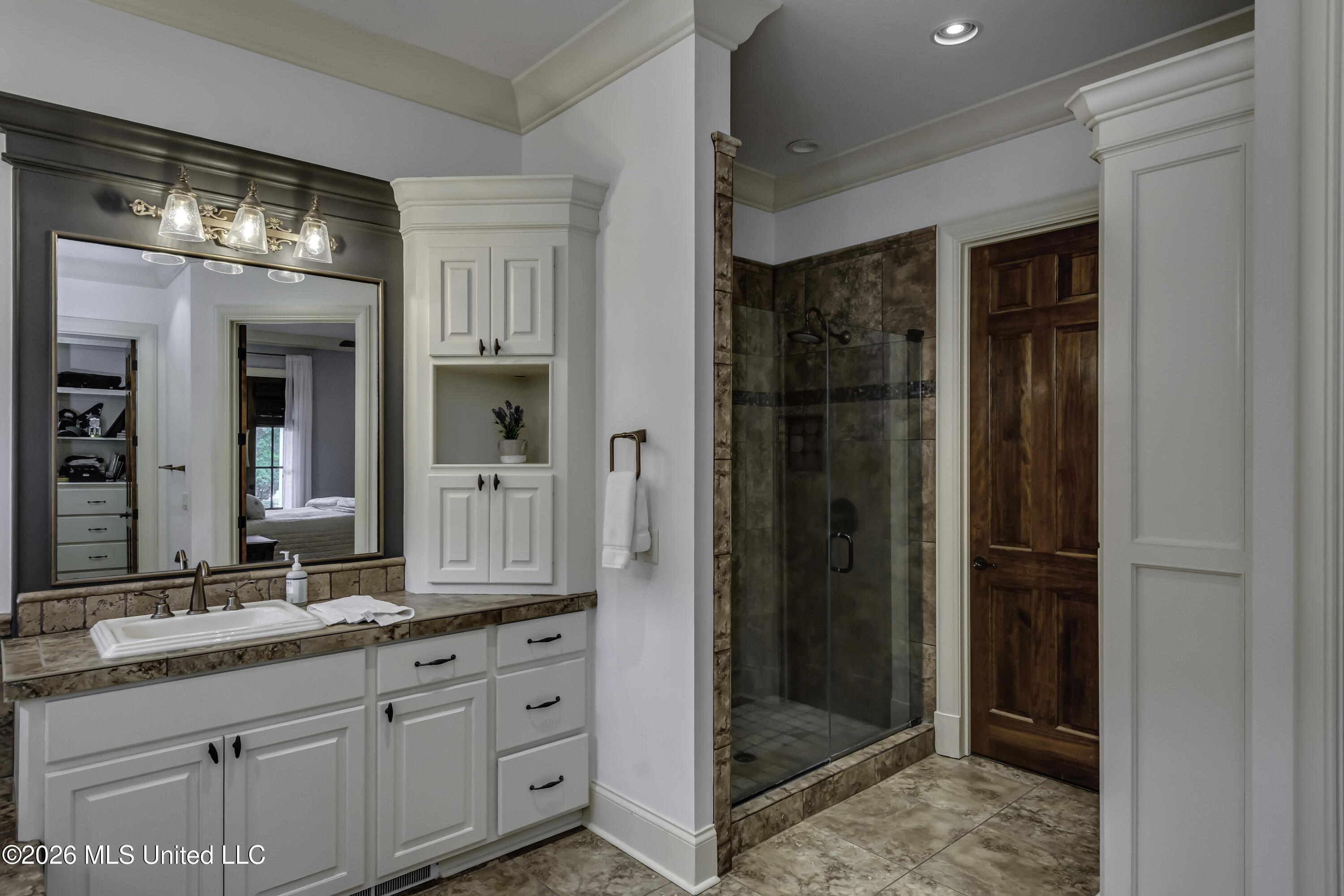 100 Arbor Landing Property Photo 62
