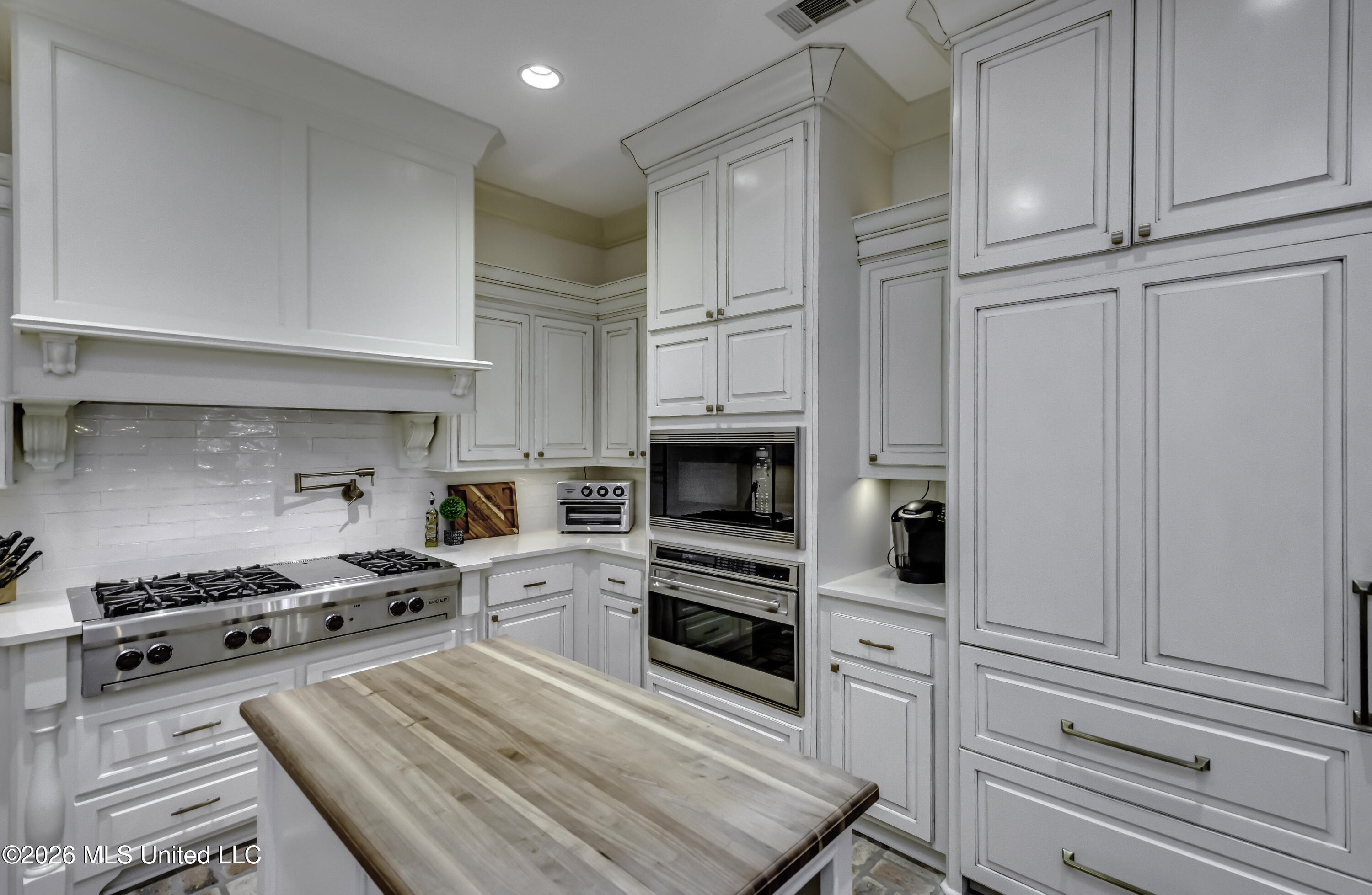 100 Arbor Landing Property Photo 65