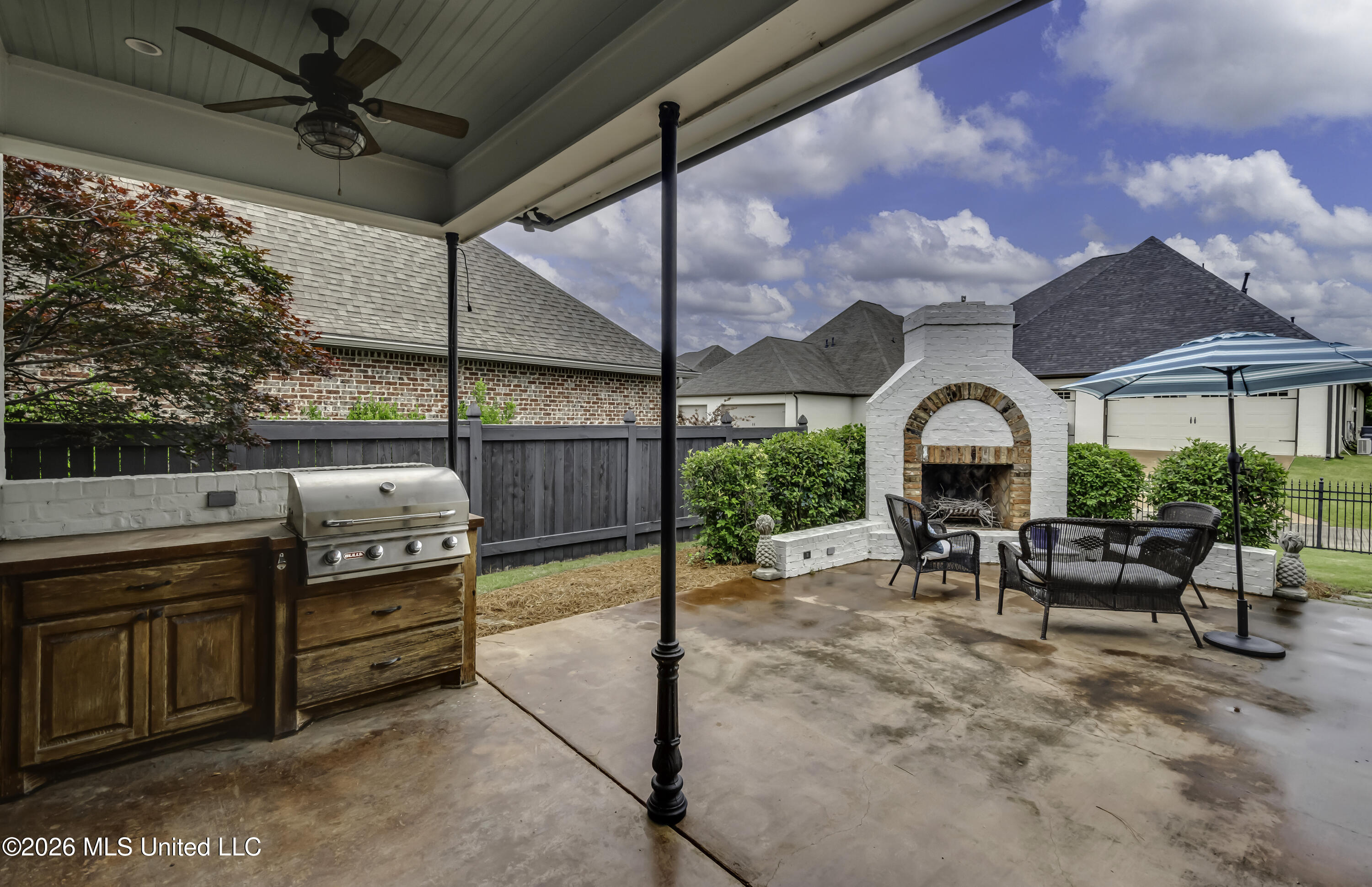 100 Arbor Landing Property Photo 78