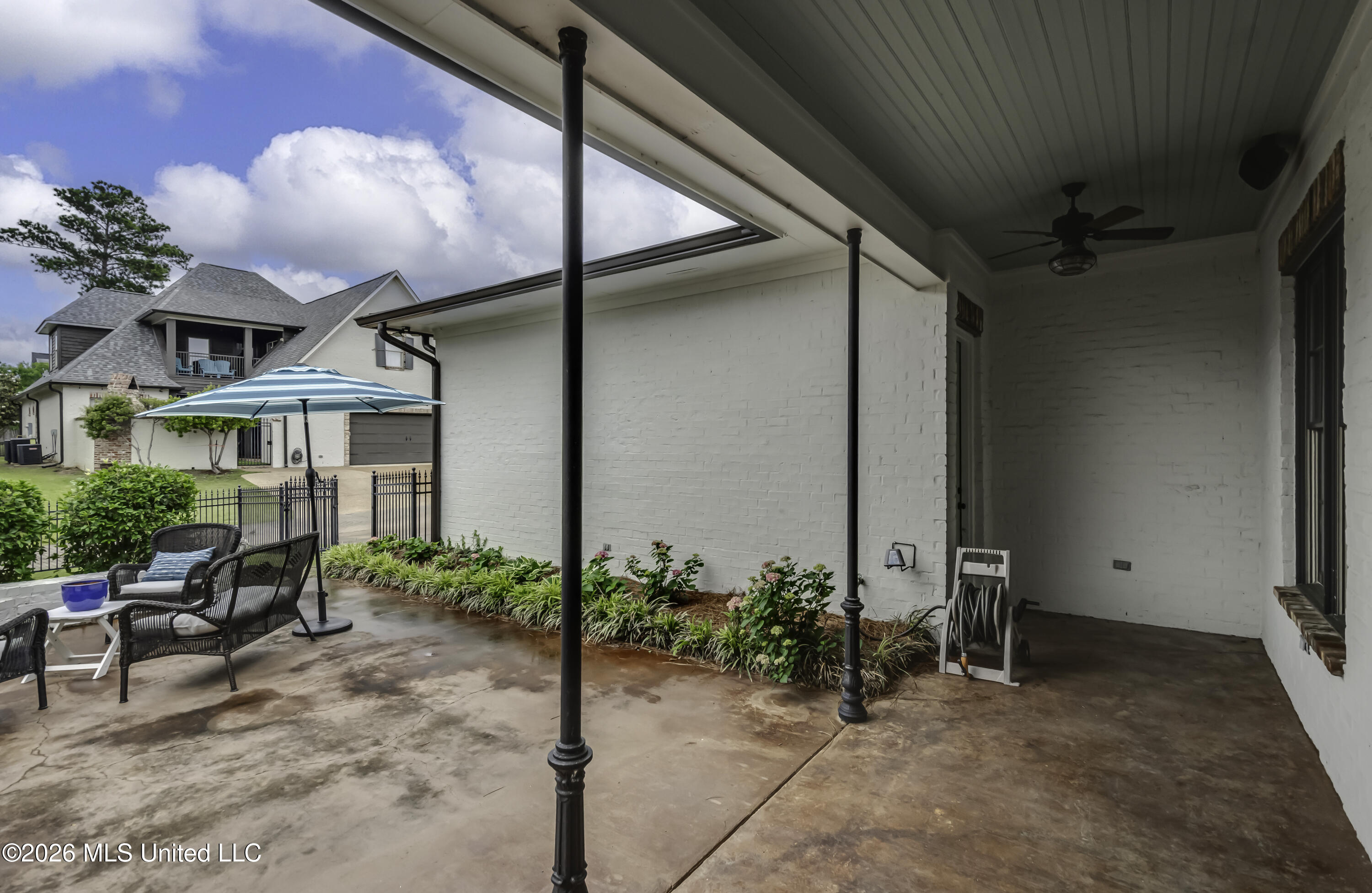 100 Arbor Landing Property Photo 79