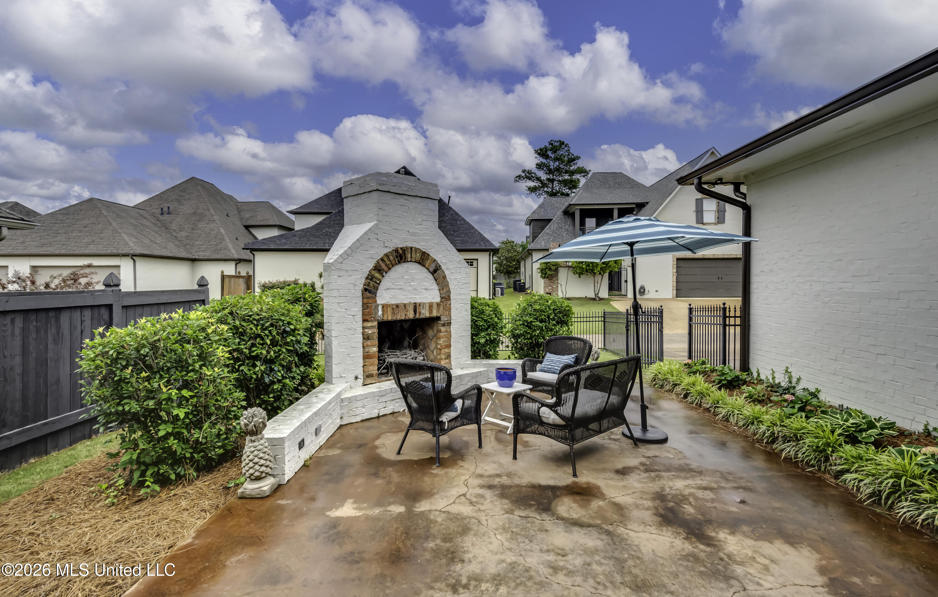 100 Arbor Landing Property Photo 80