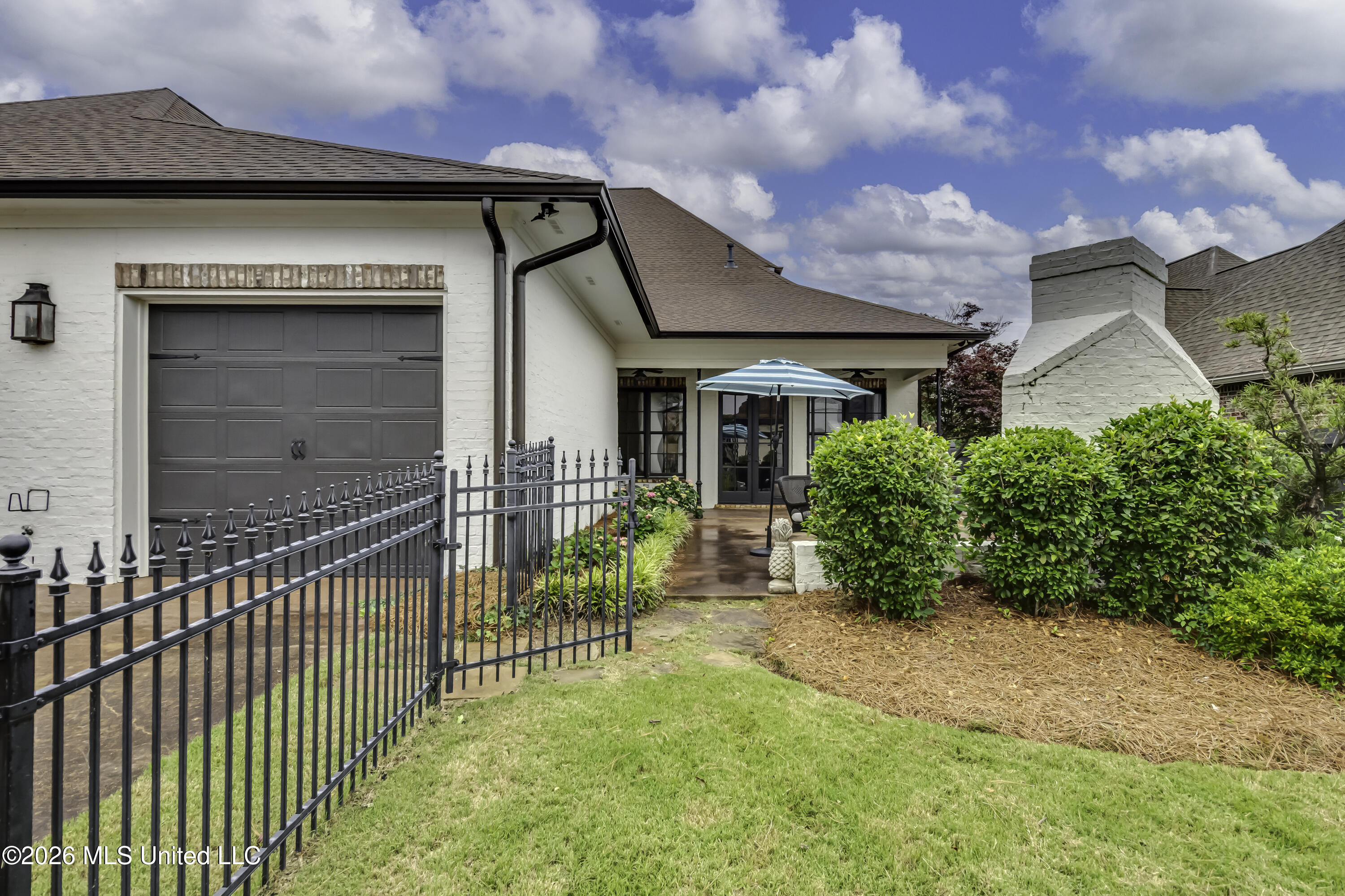 100 Arbor Landing Property Photo 83