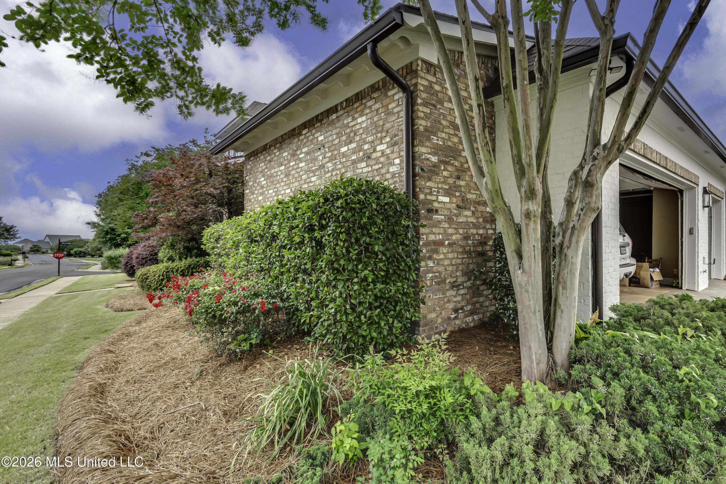 100 Arbor Landing Property Photo 85