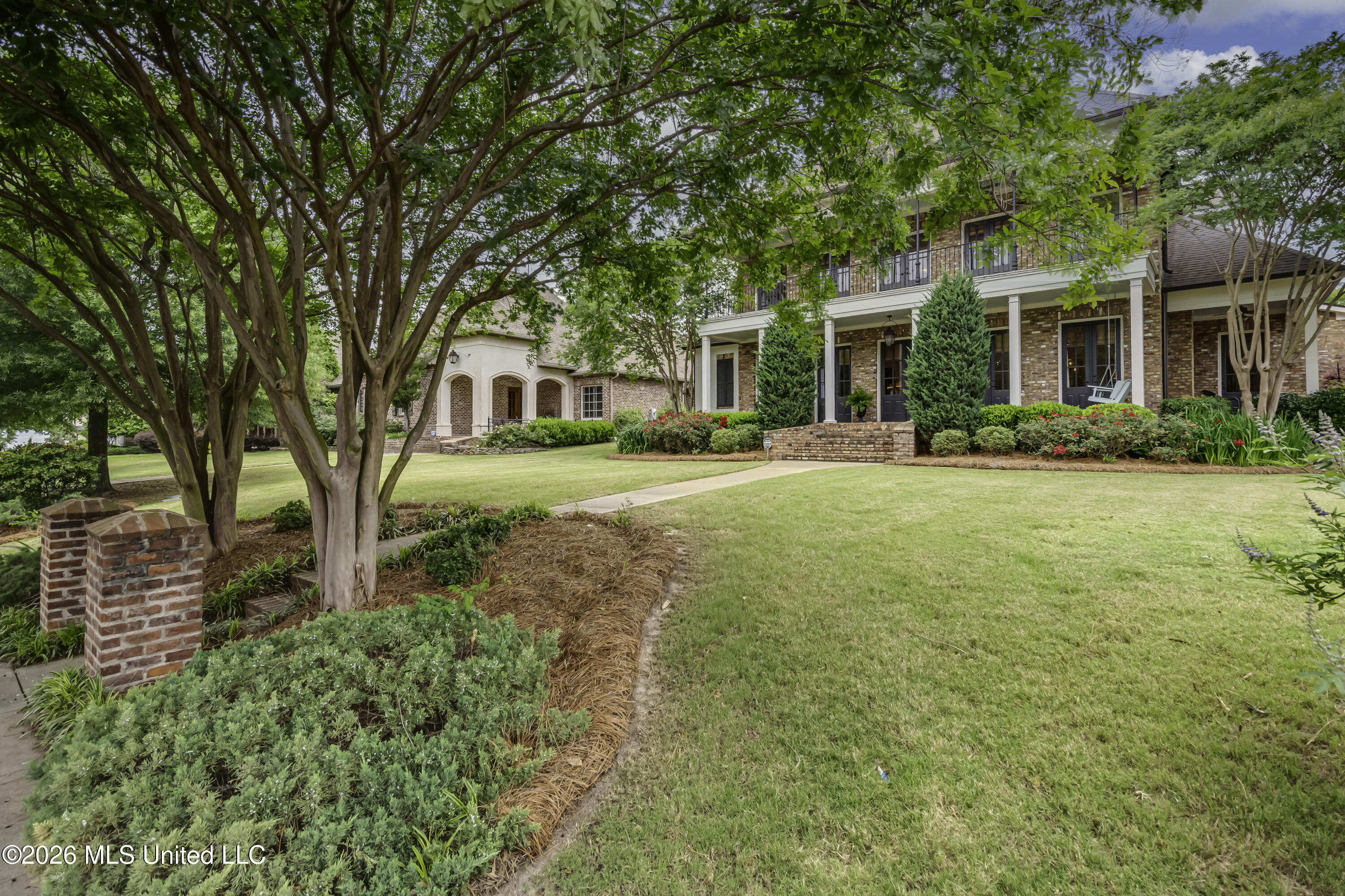 100 Arbor Landing Property Photo 87