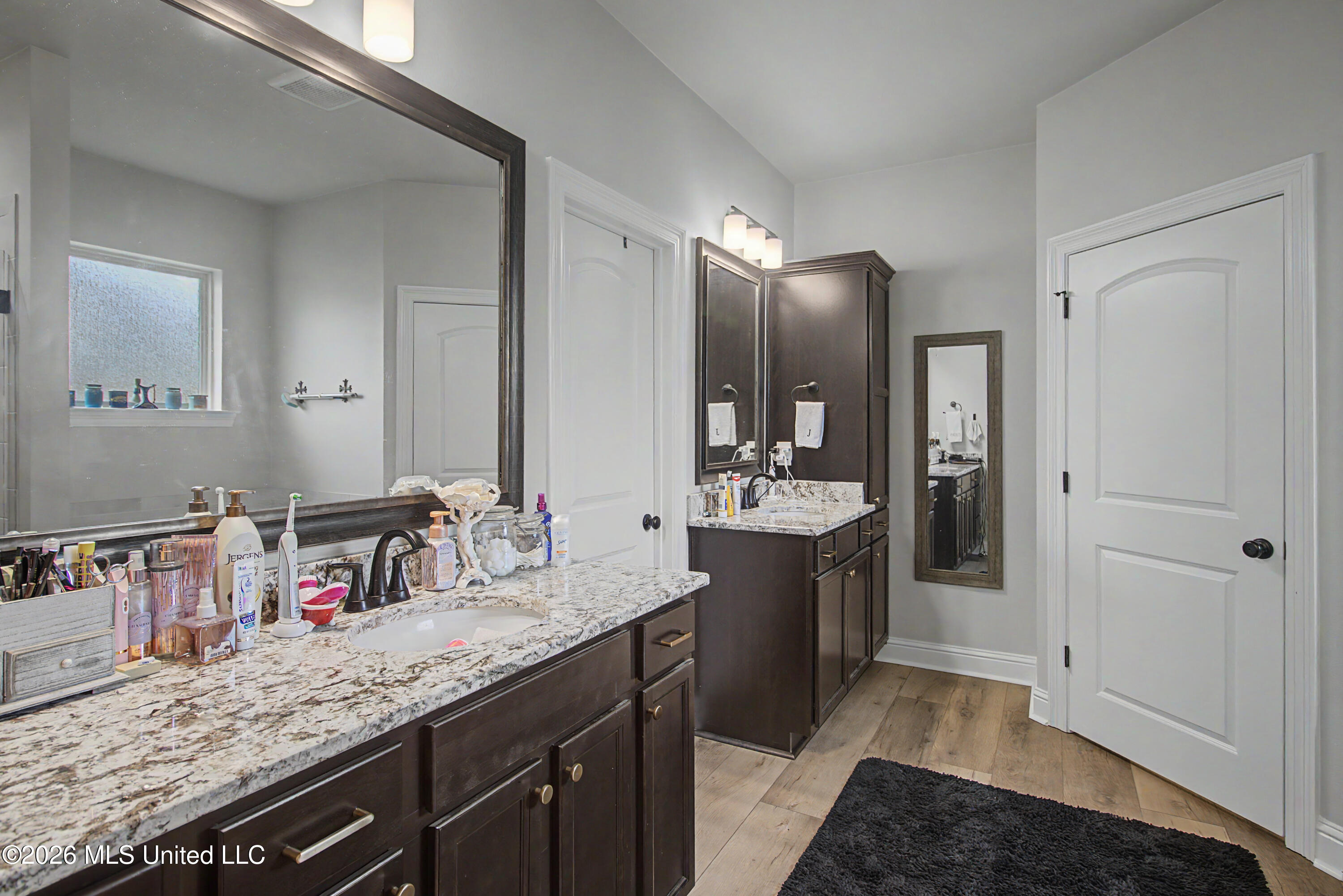 10140 Patrick Drive Property Photo 10