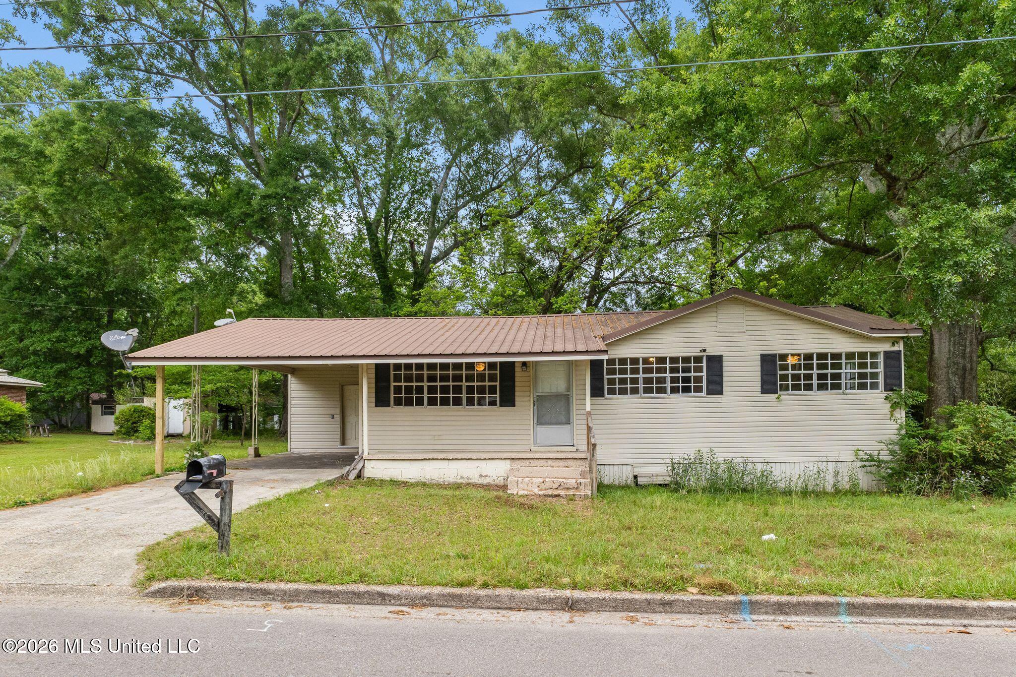 1430 Hendricks Street Property Photo 1