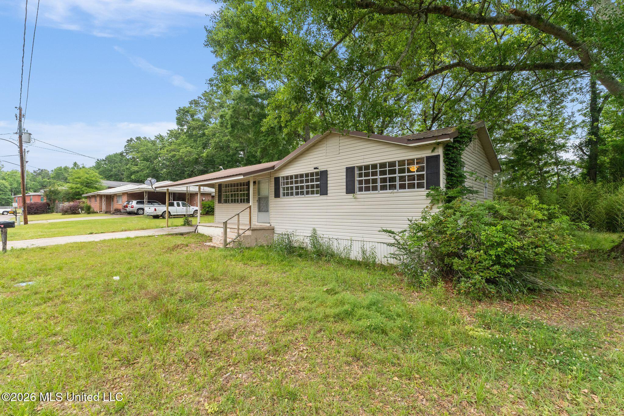 1430 Hendricks Street Property Photo 4