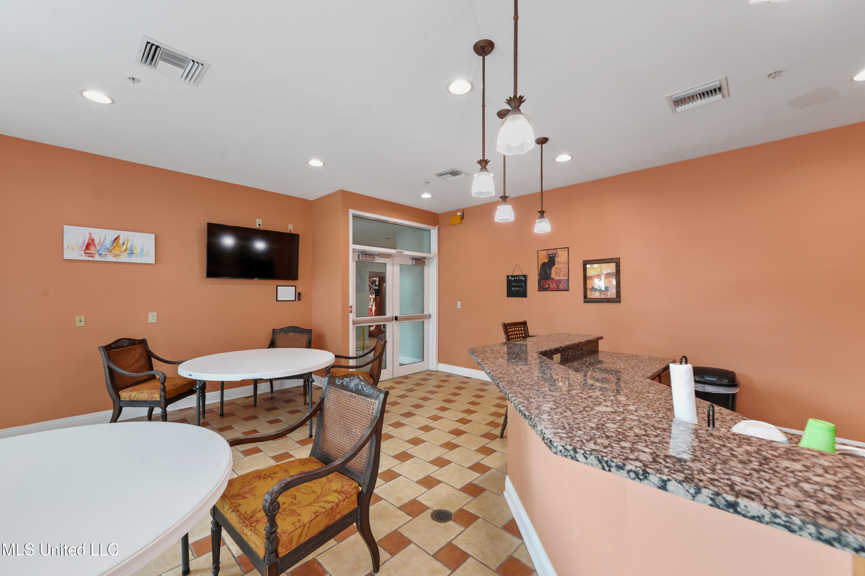 2230 Beach Drive Property Photo 35