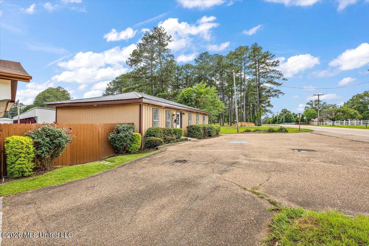 3539 Old Brandon Road Property Photo 4