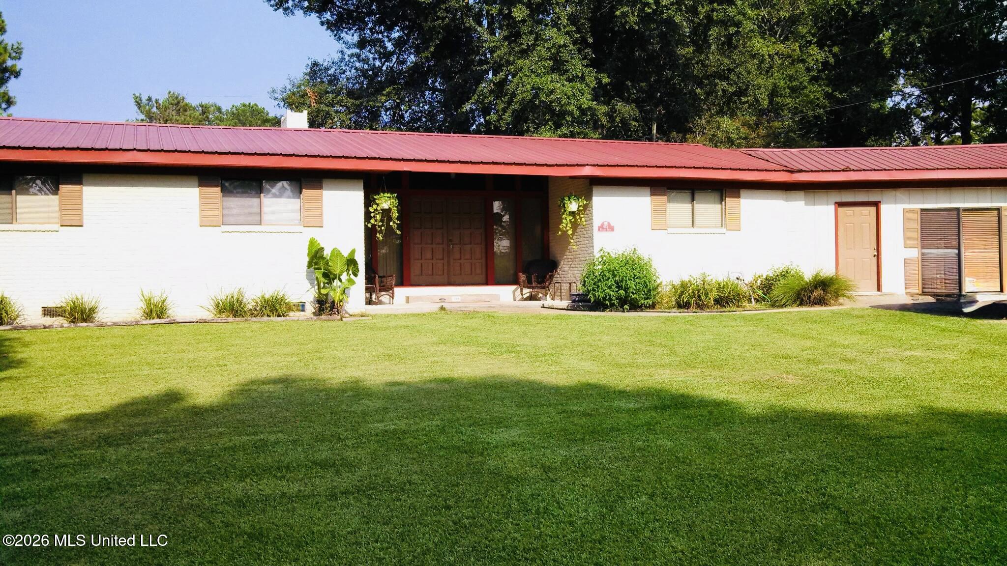 415 Wilson Drive Property Photo 1