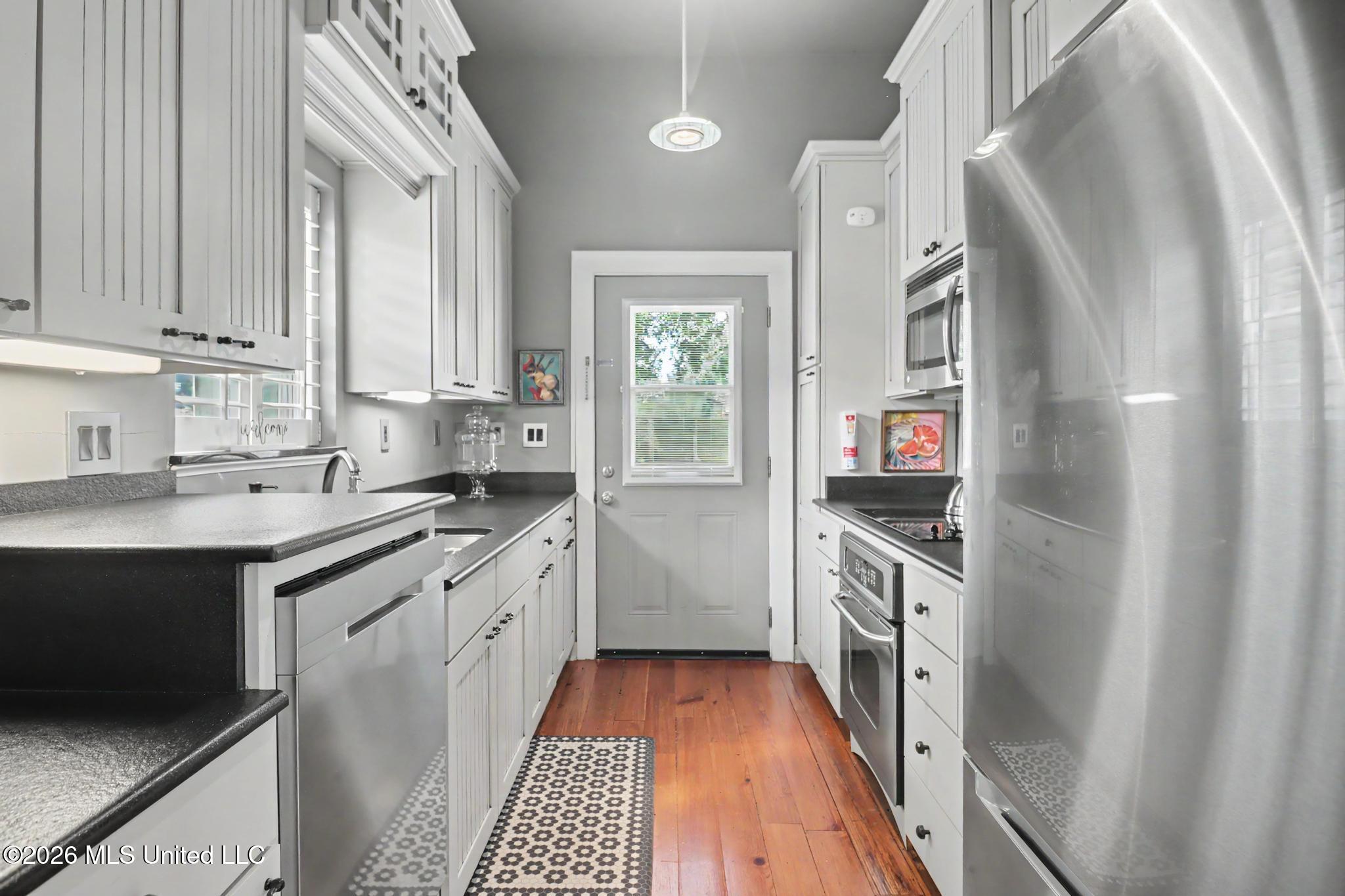 1620 2nd Street Property Photo 6