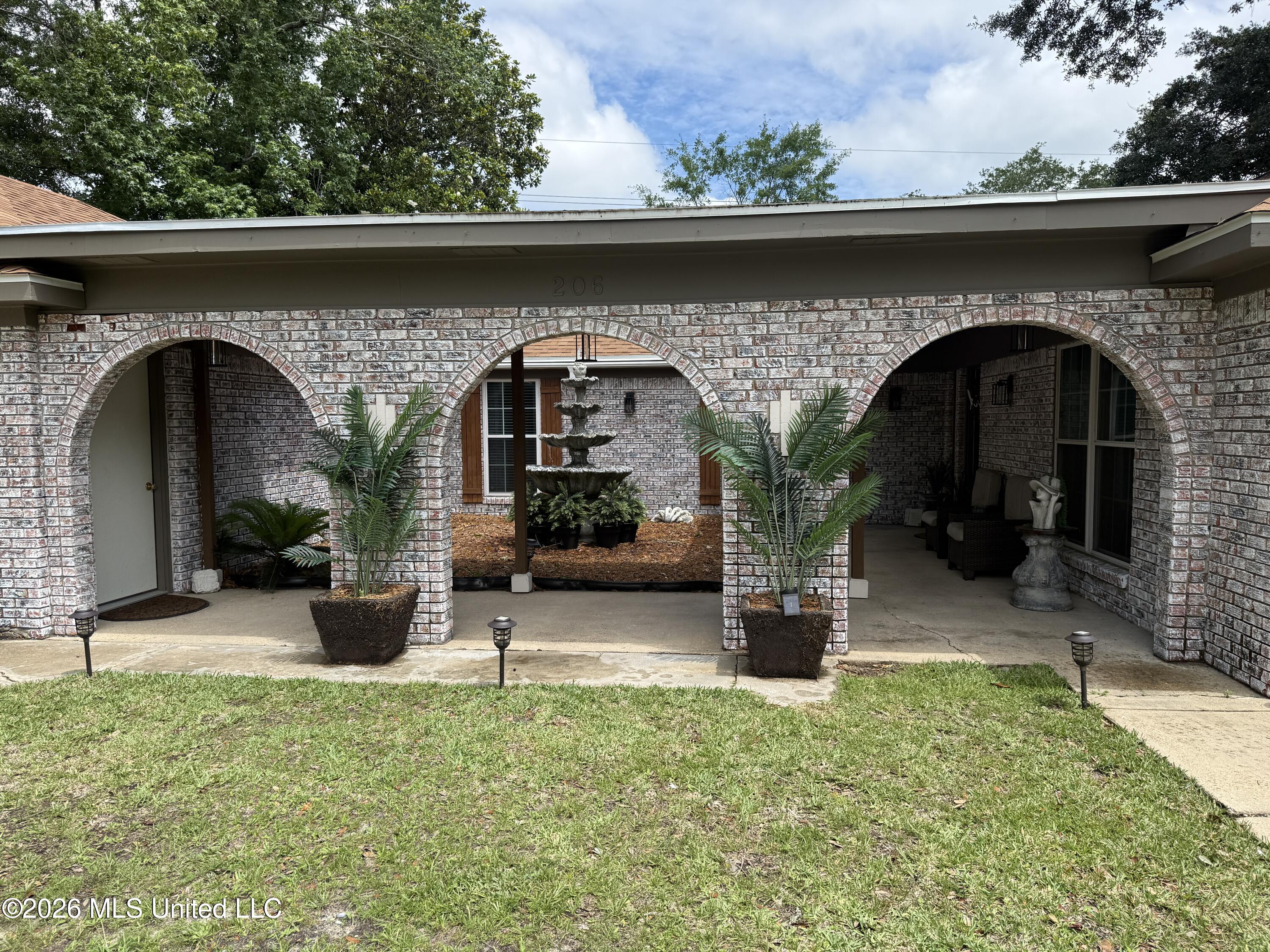206 Boggs Circle Property Photo 2