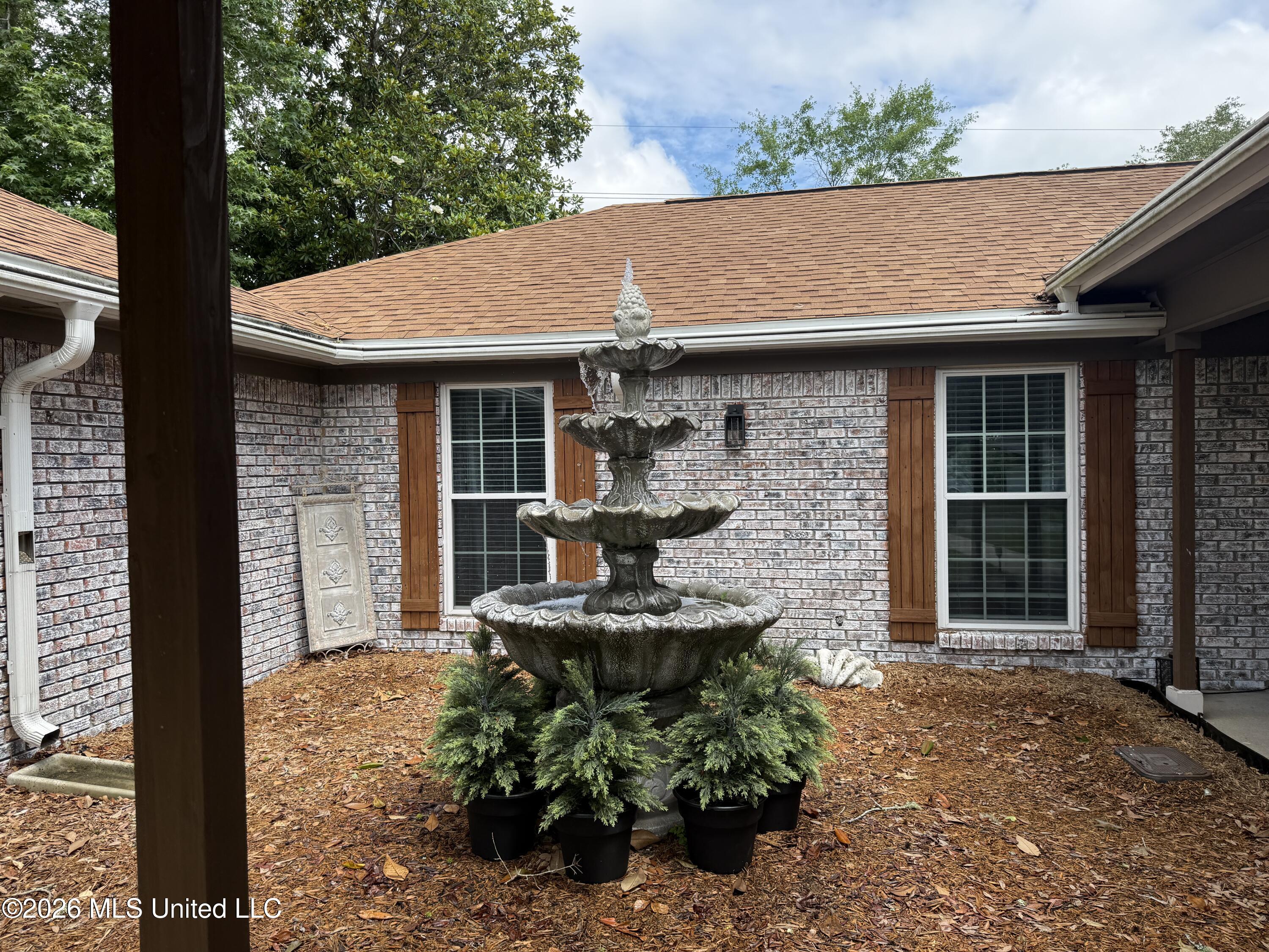 206 Boggs Circle Property Photo 3