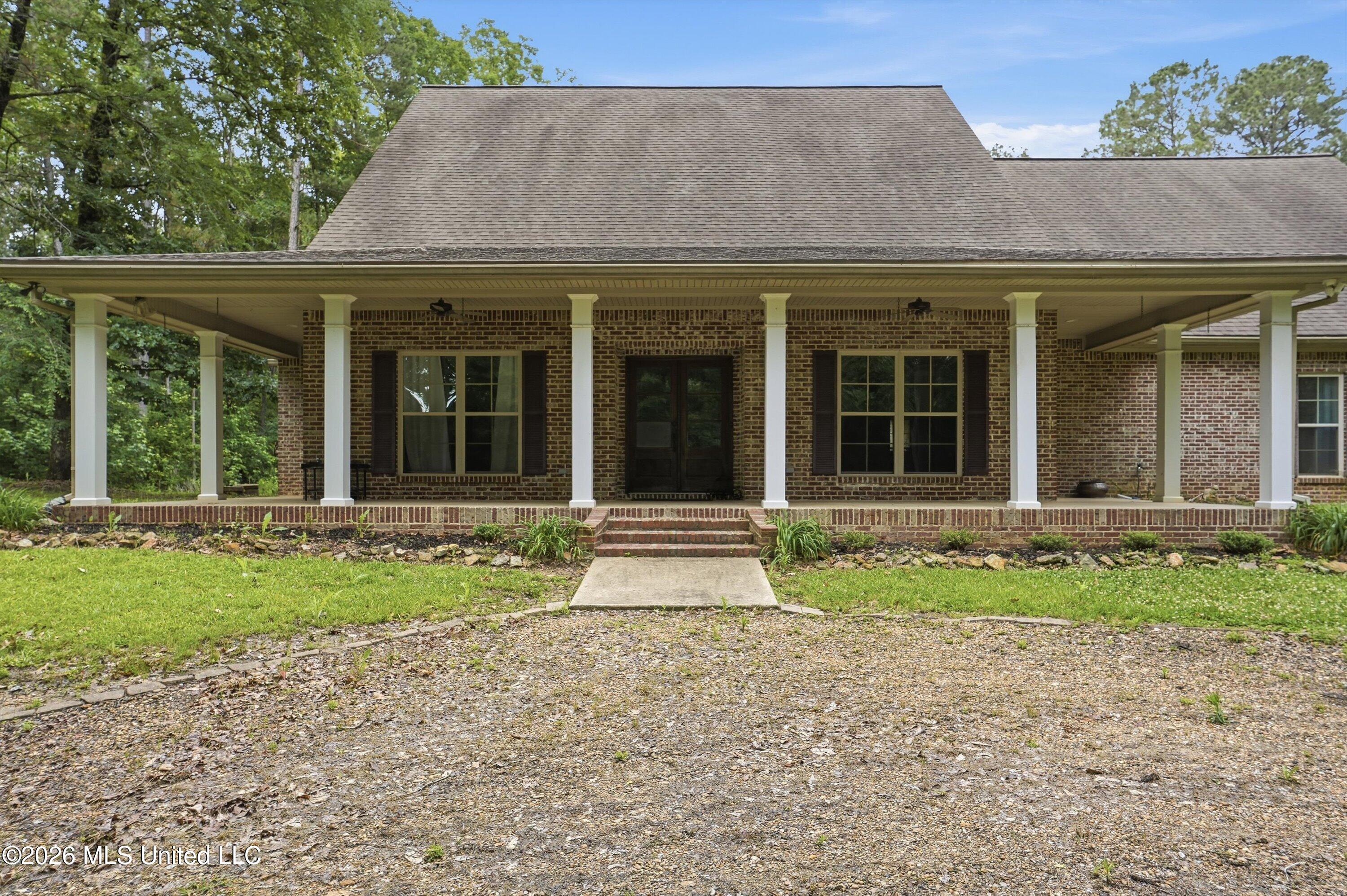 124 Pine Oak Lane Property Photo 1