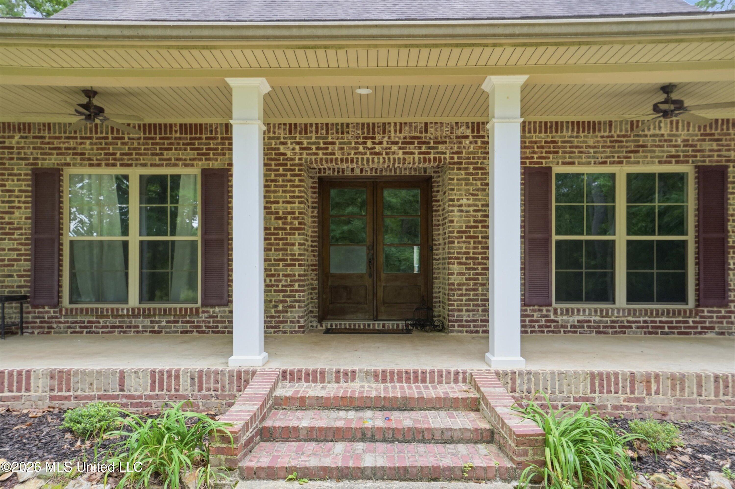 124 Pine Oak Lane Property Photo 3