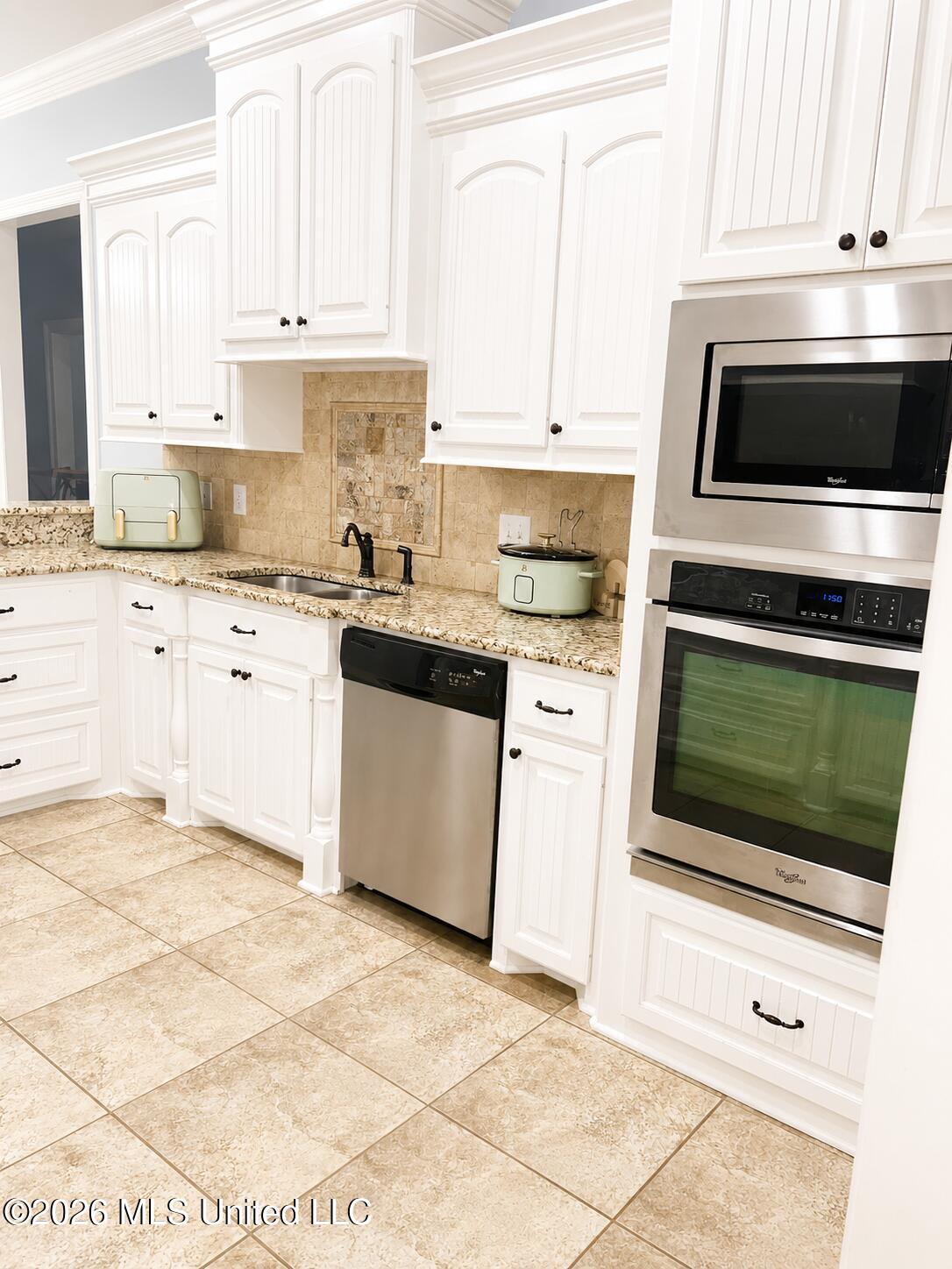 114 Germany Drive Property Photo 1