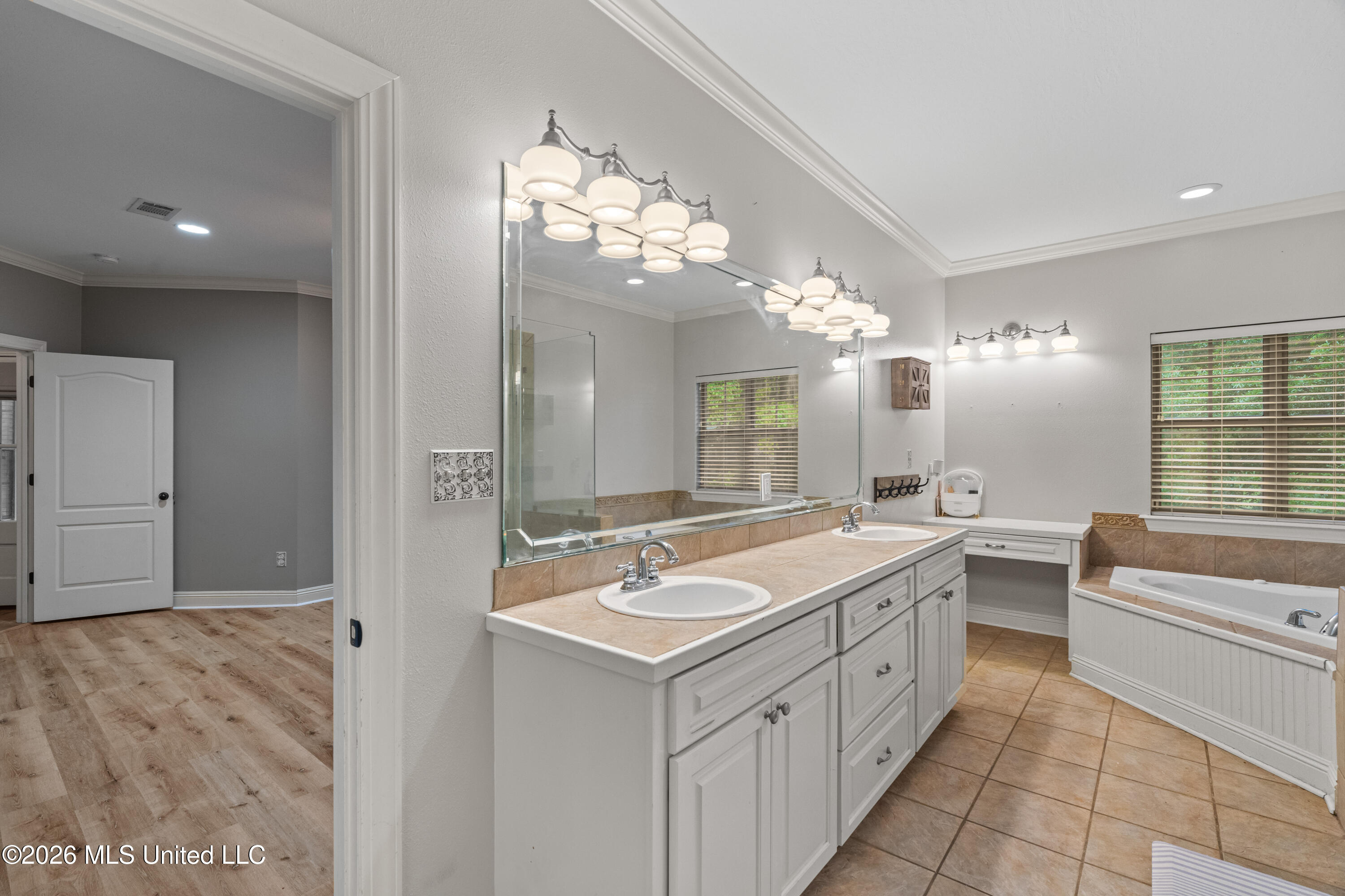 130 Cambrooke Property Photo 24
