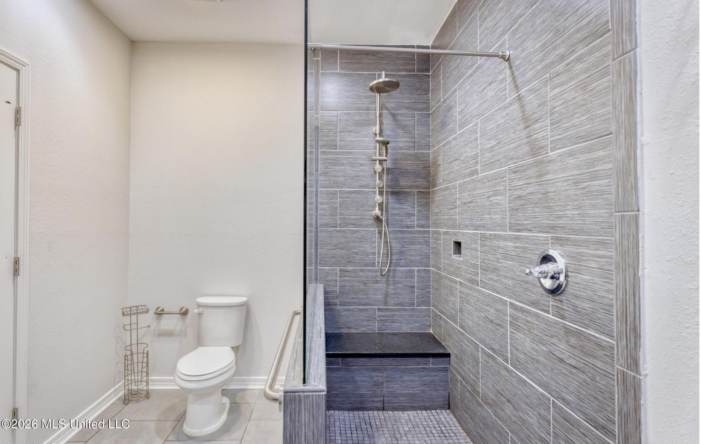 1282 W Beach Boulevard Property Photo 8
