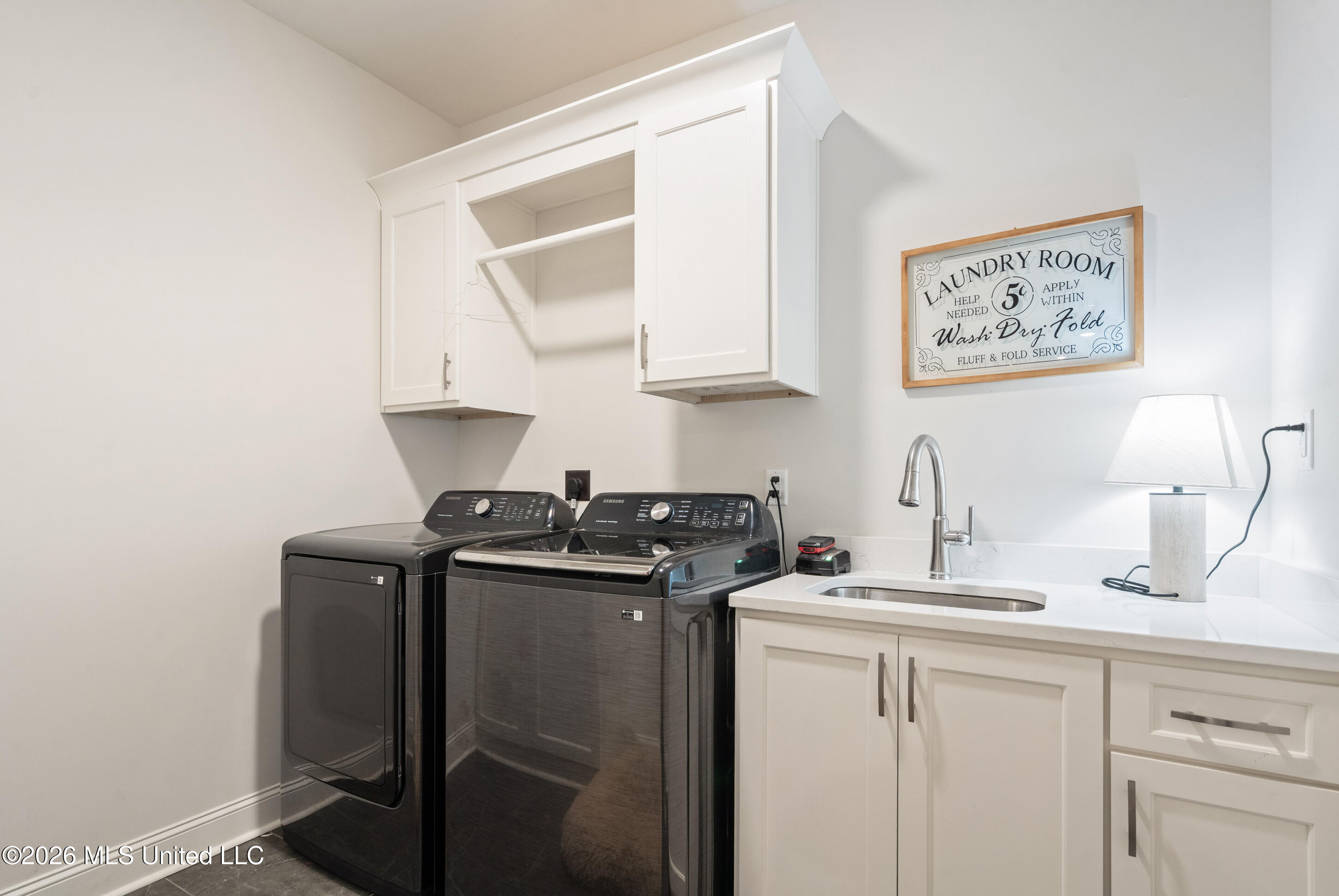 4300 Brooke Drive Property Photo 14