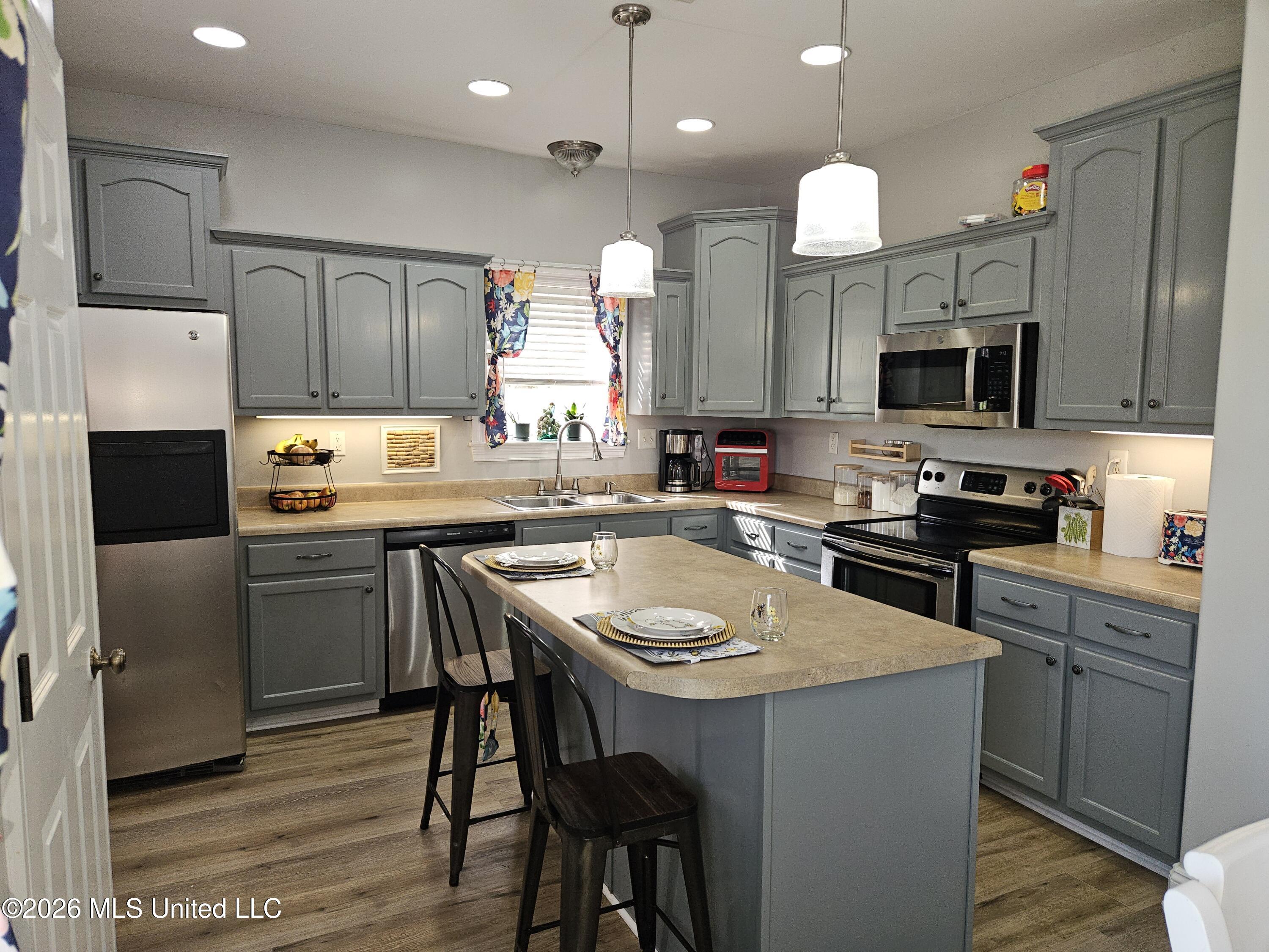 105 Mckinzie Cove Property Photo 6