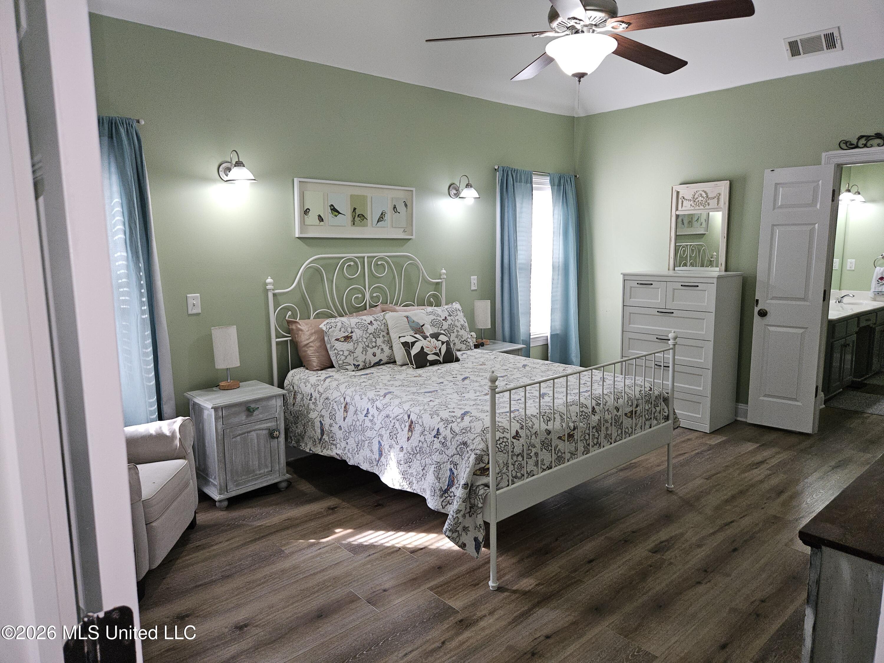 105 Mckinzie Cove Property Photo 8