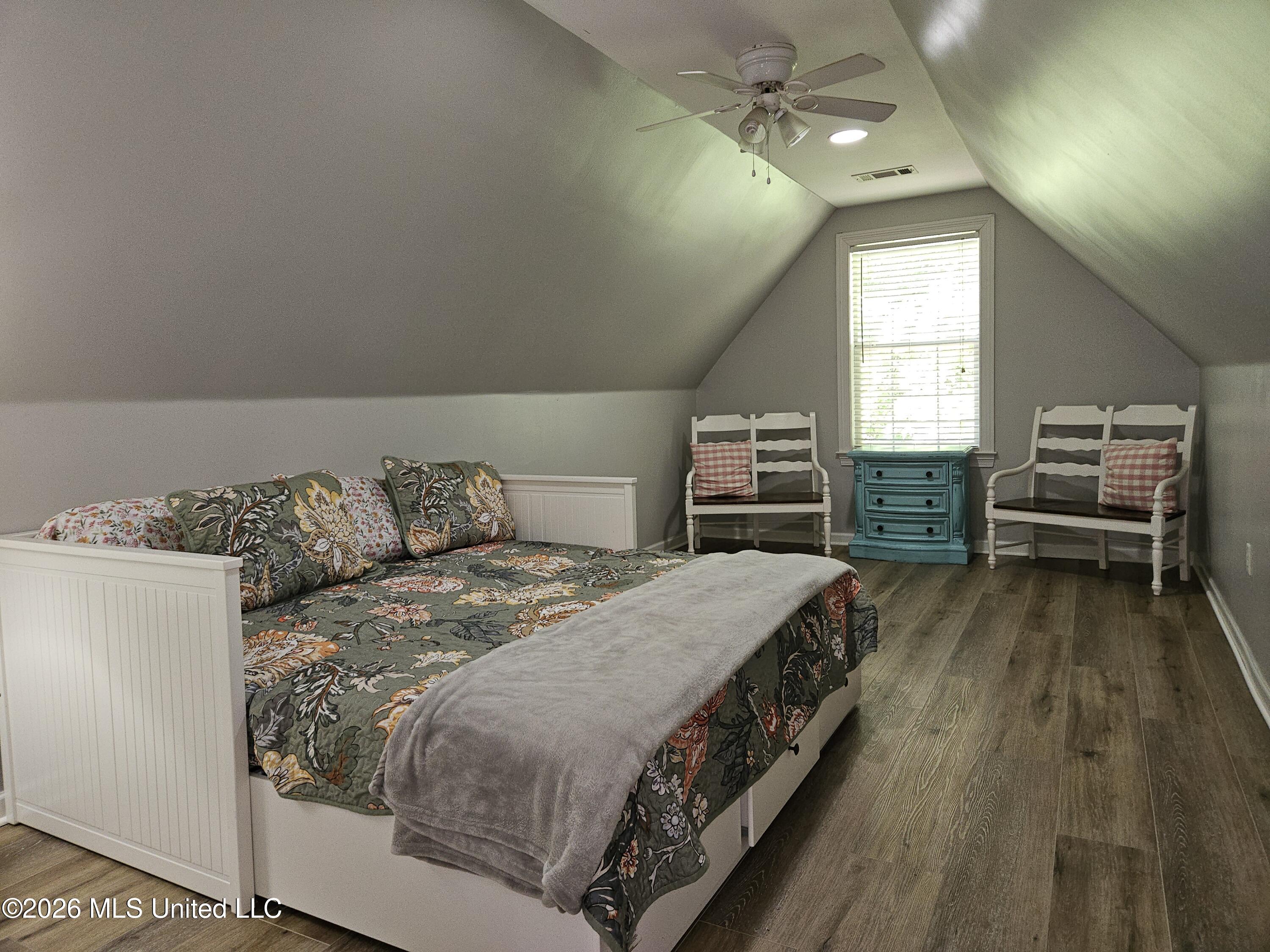 105 Mckinzie Cove Property Photo 15