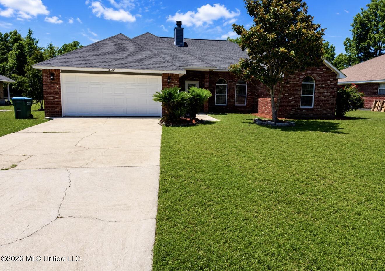 8122 Longwood Drive Property Photo 2