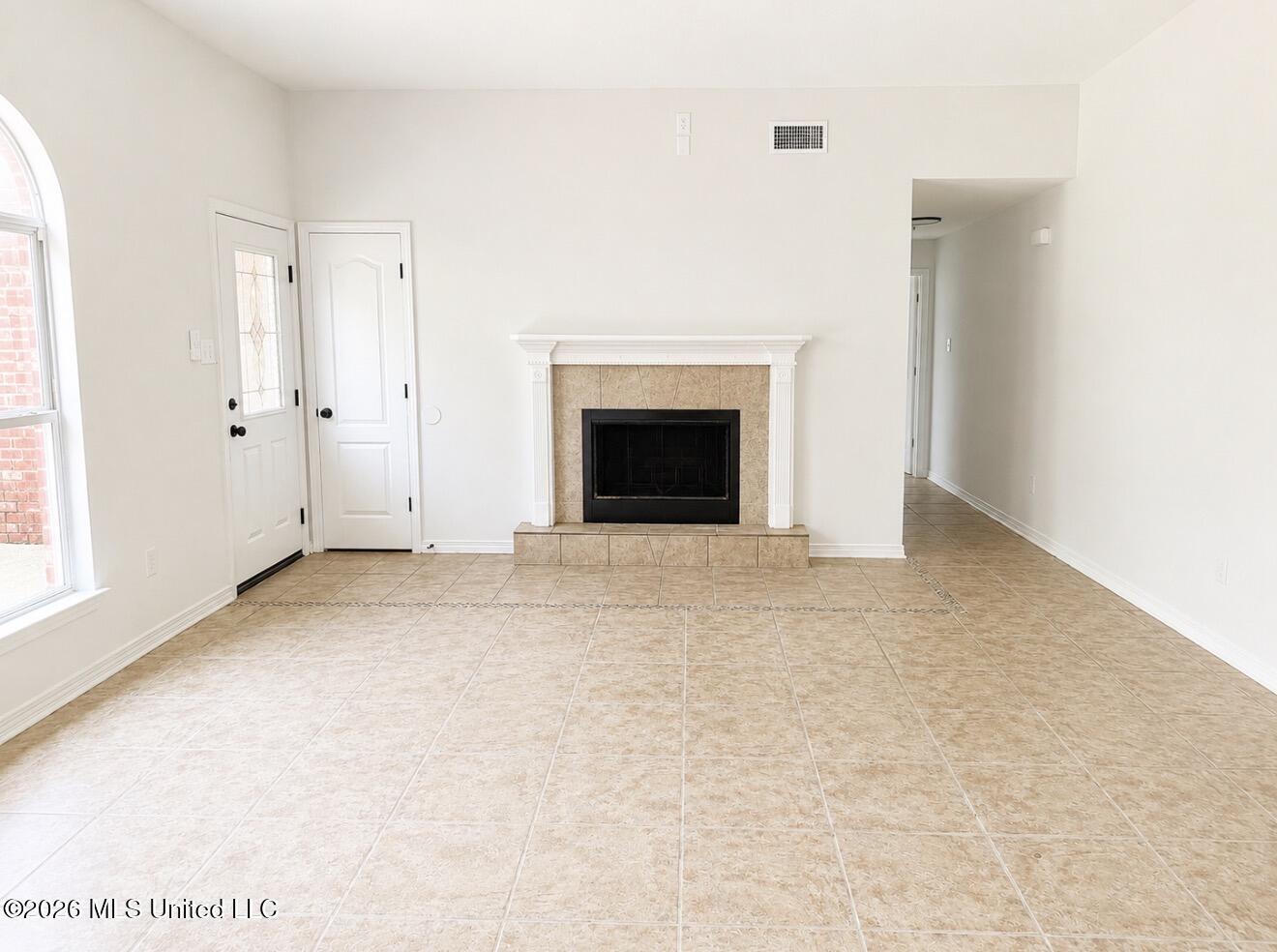 8122 Longwood Drive Property Photo 4