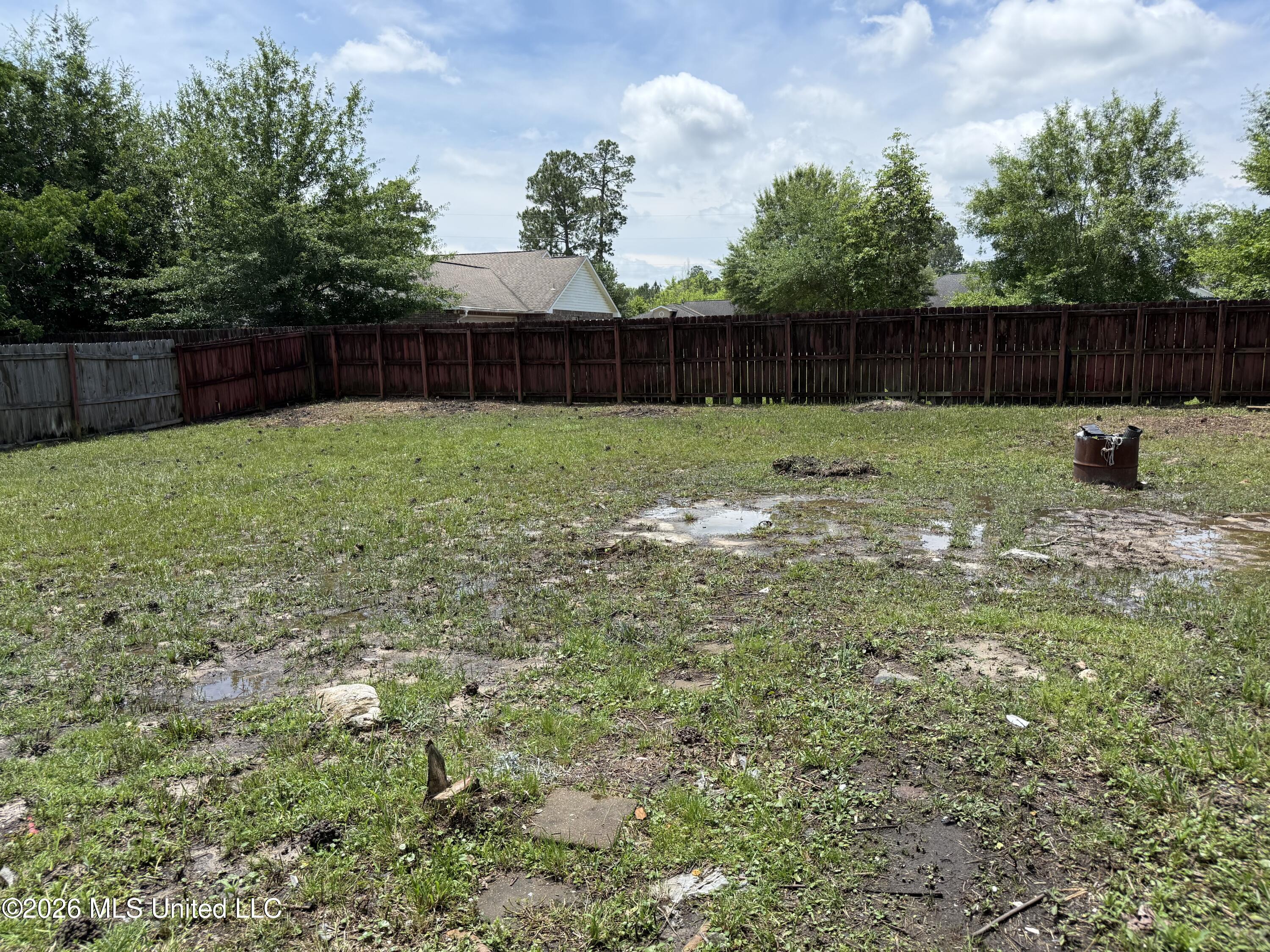 8122 Longwood Drive Property Photo 22
