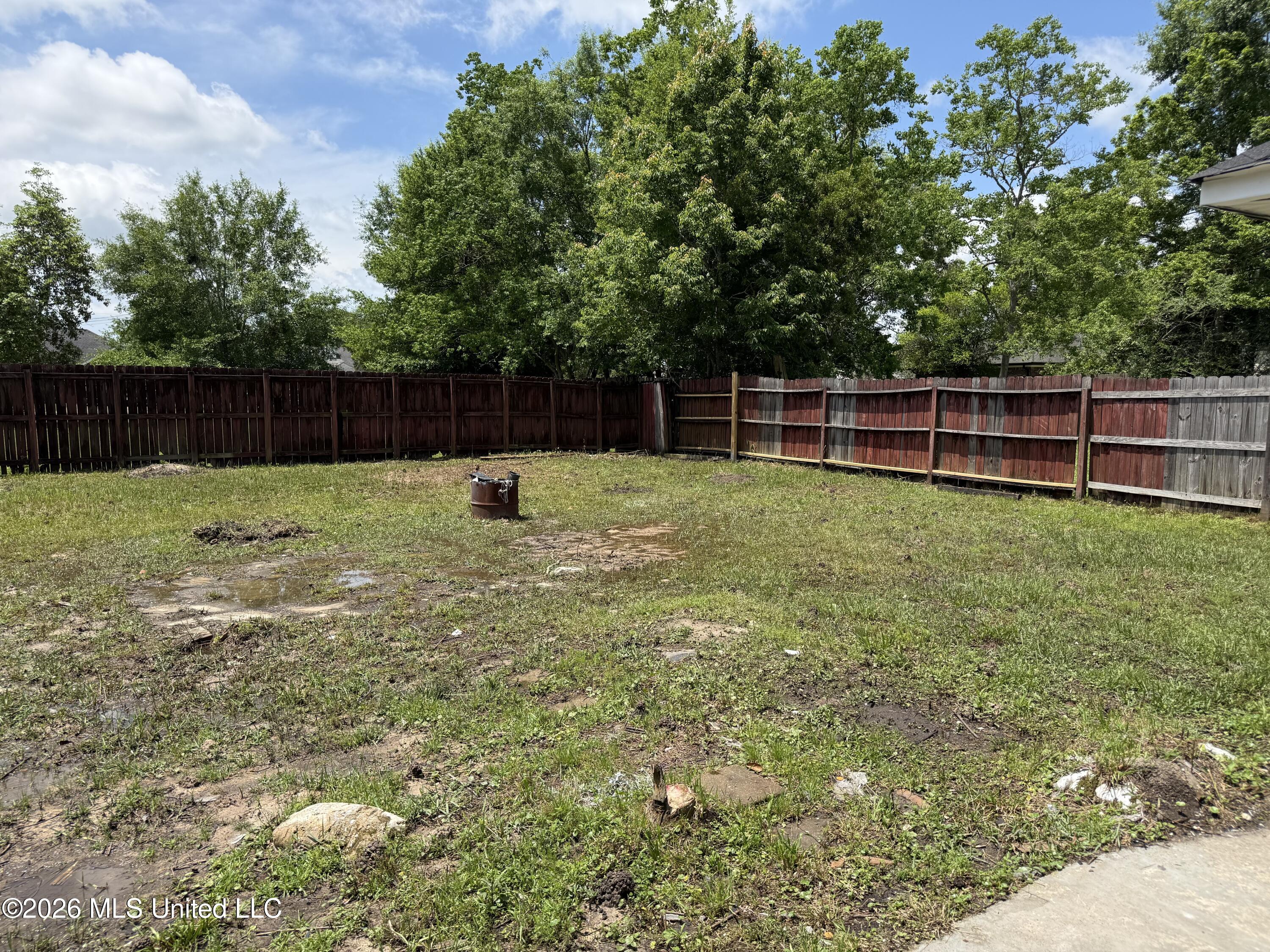 8122 Longwood Drive Property Photo 23