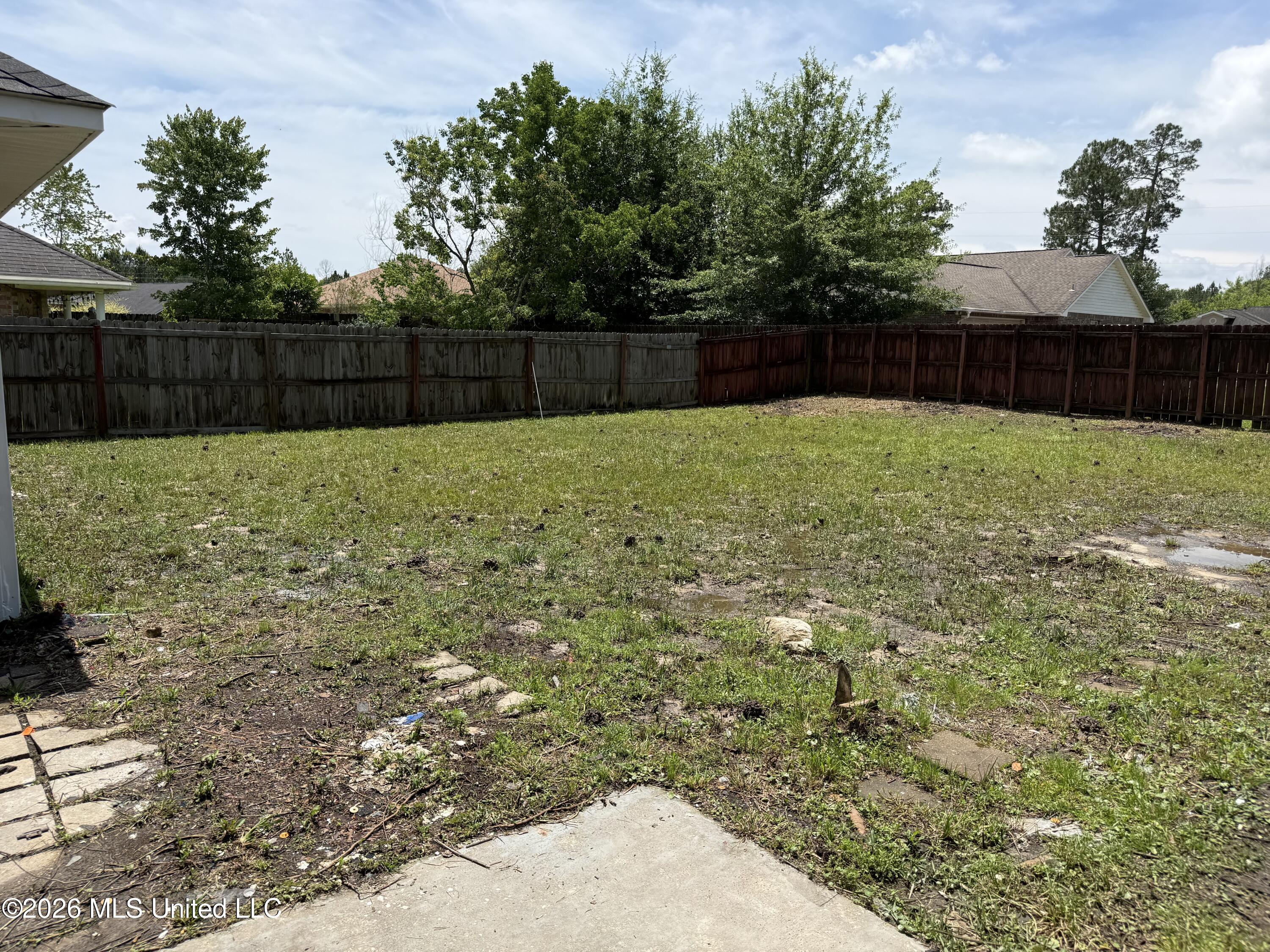 8122 Longwood Drive Property Photo 24