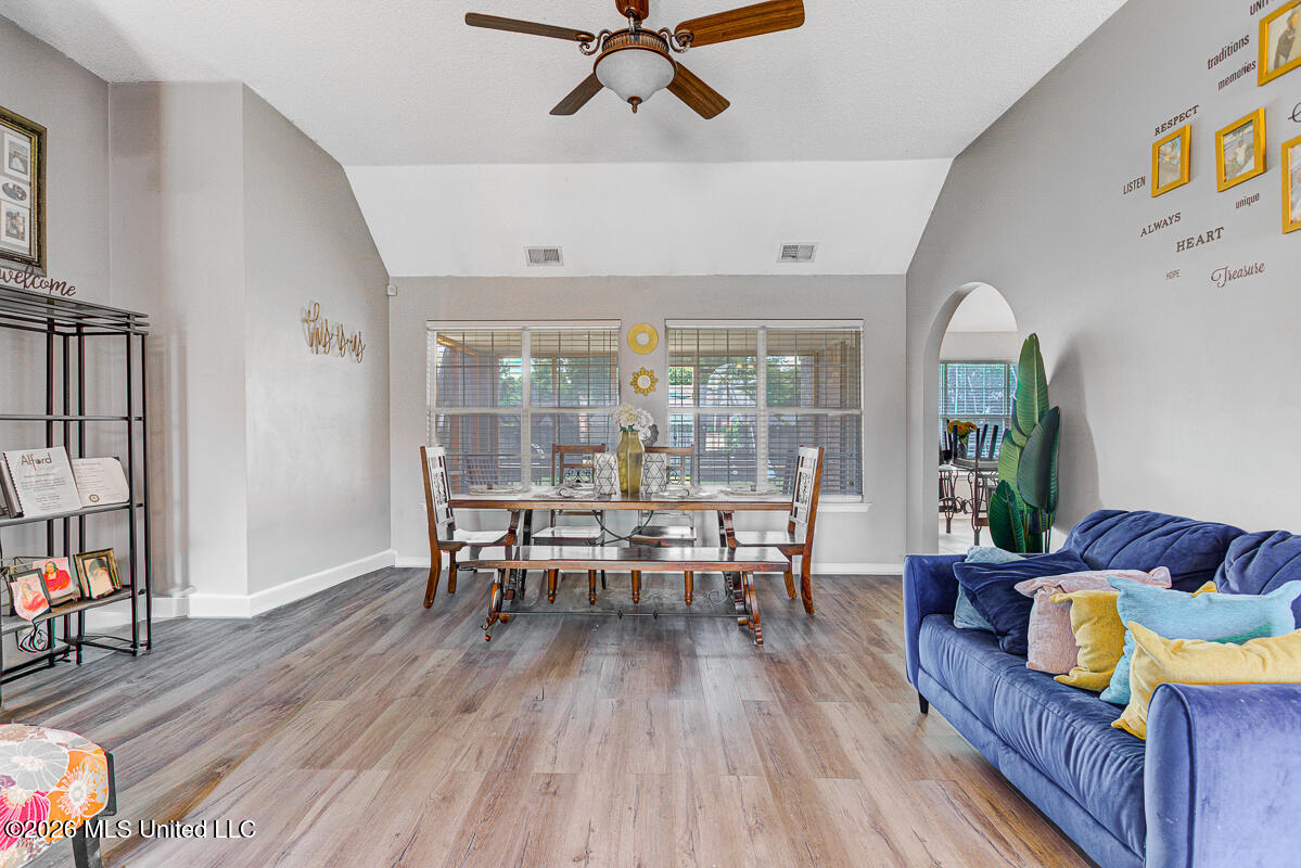 3141 Peachtree Drive Property Photo 6