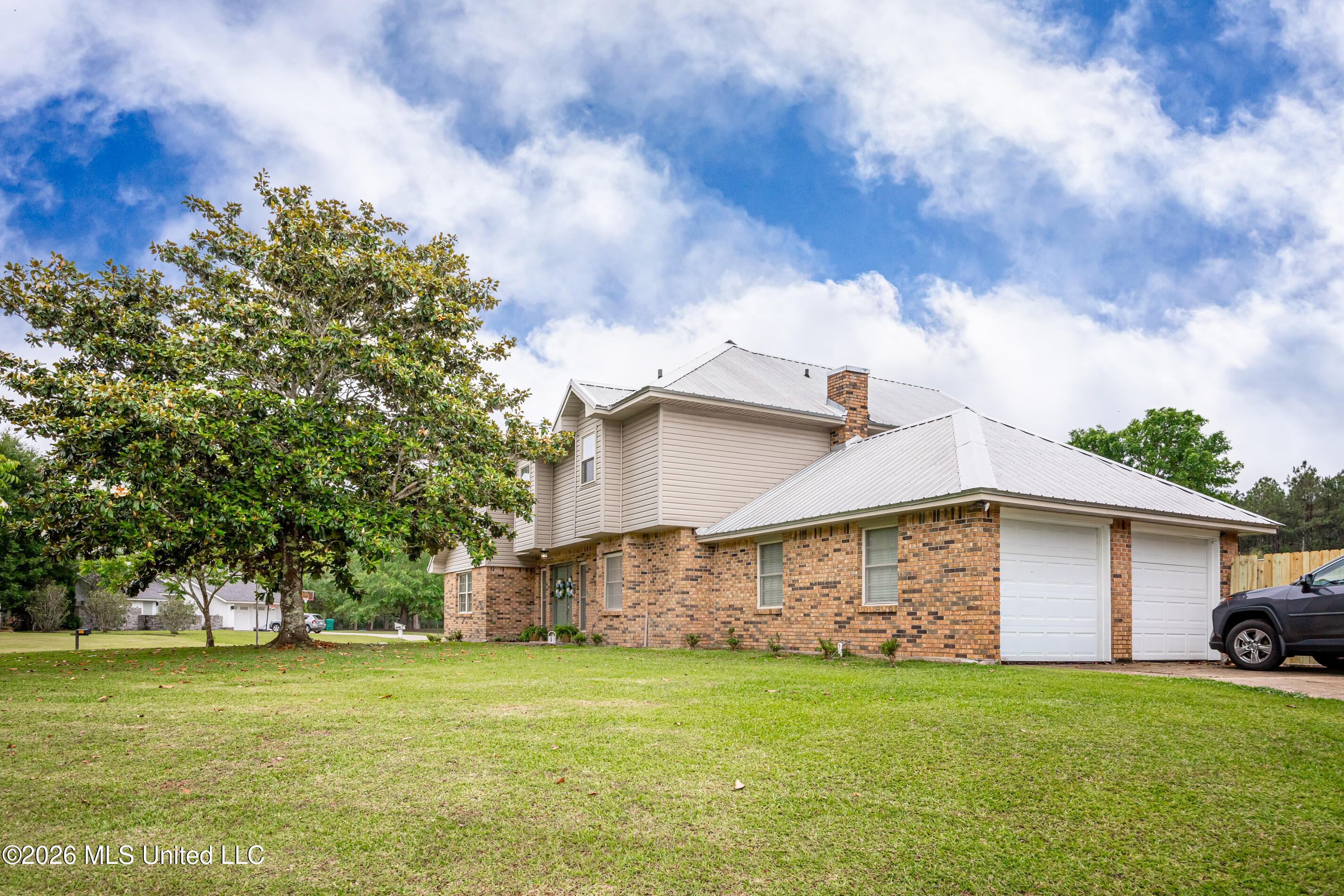 300 Idlewood Drive Property Photo 4