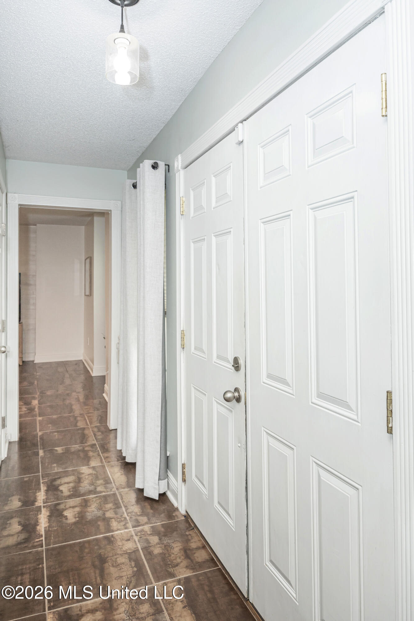 300 Idlewood Drive Property Photo 8