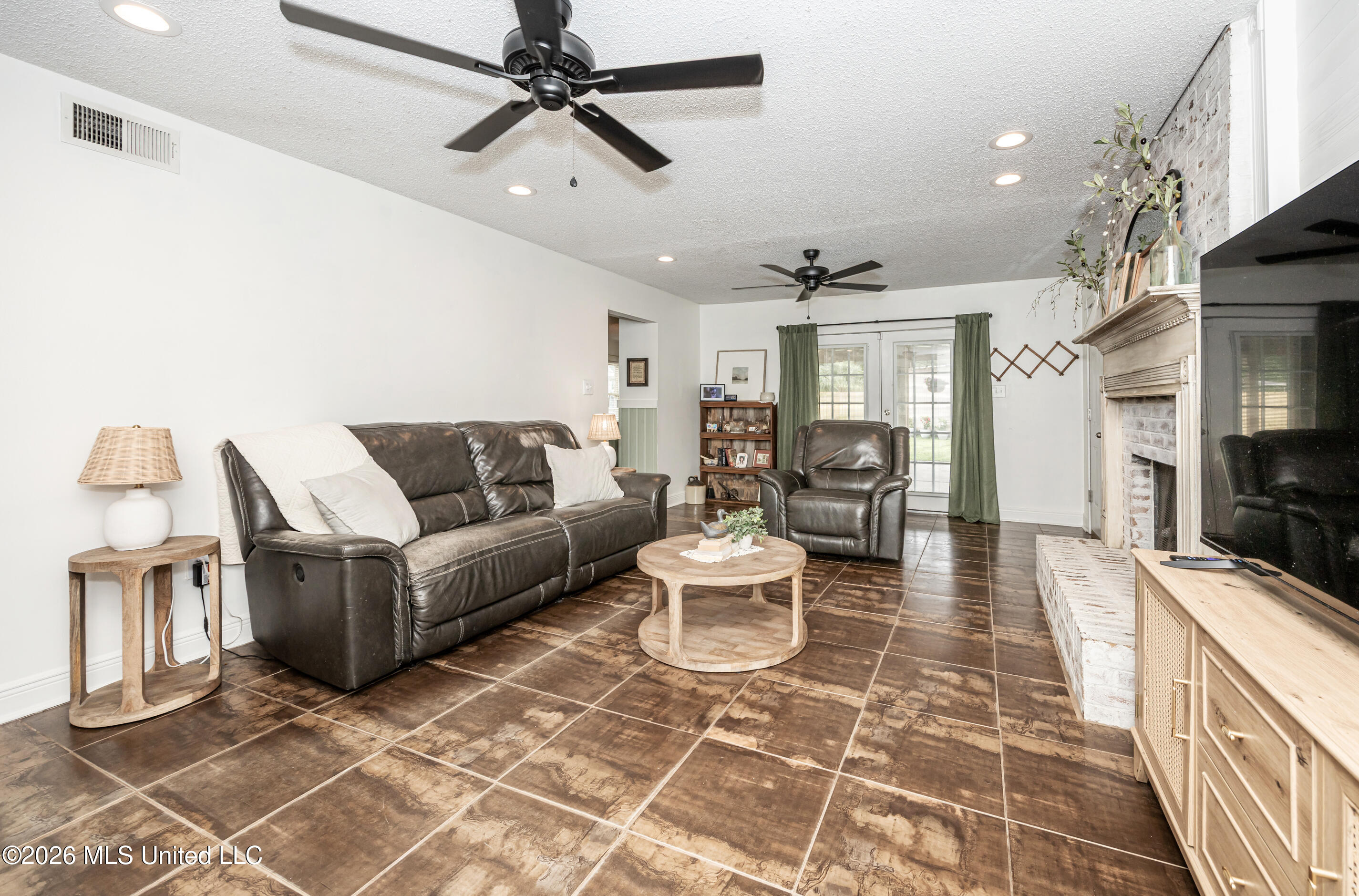 300 Idlewood Drive Property Photo 10