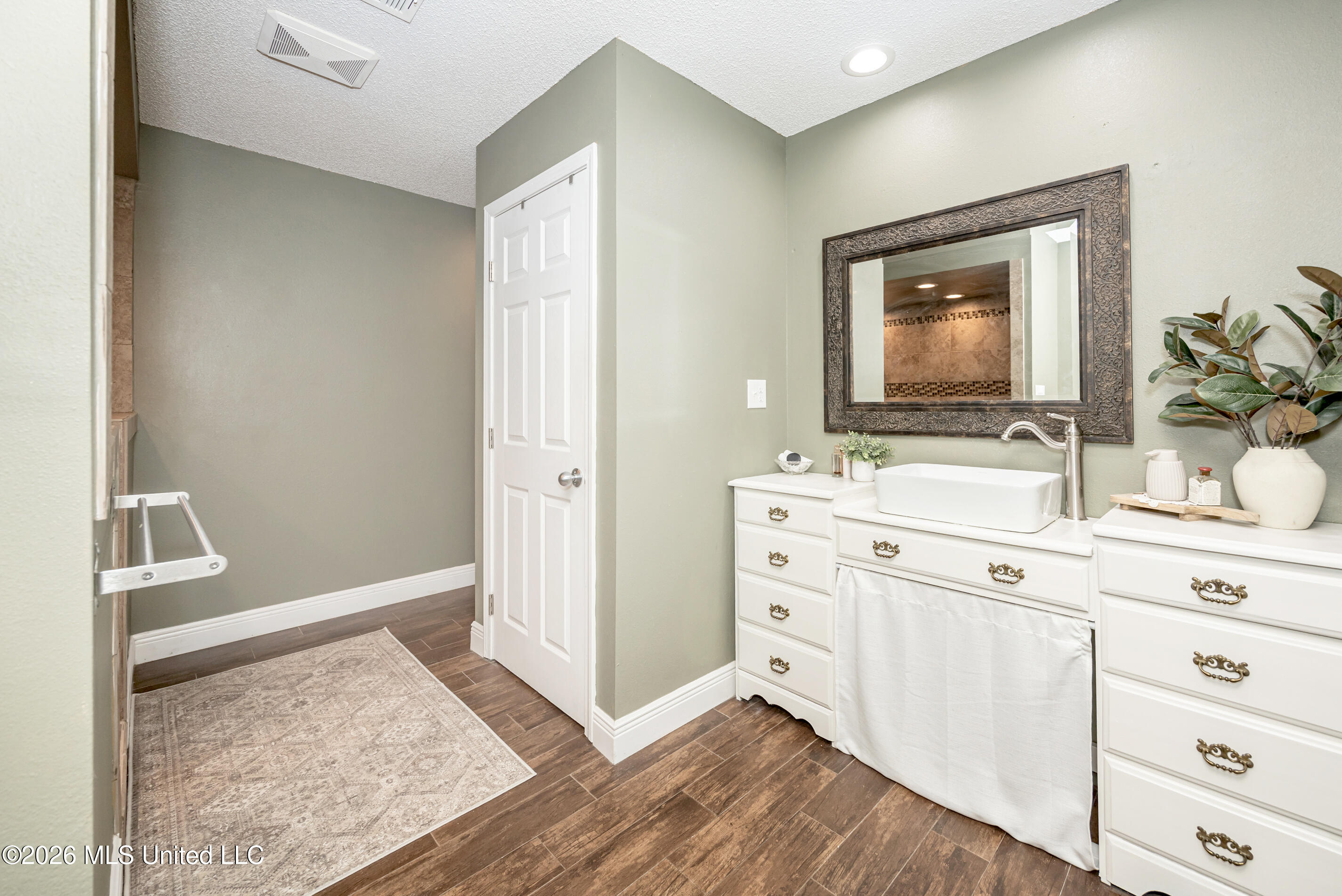 300 Idlewood Drive Property Photo 43