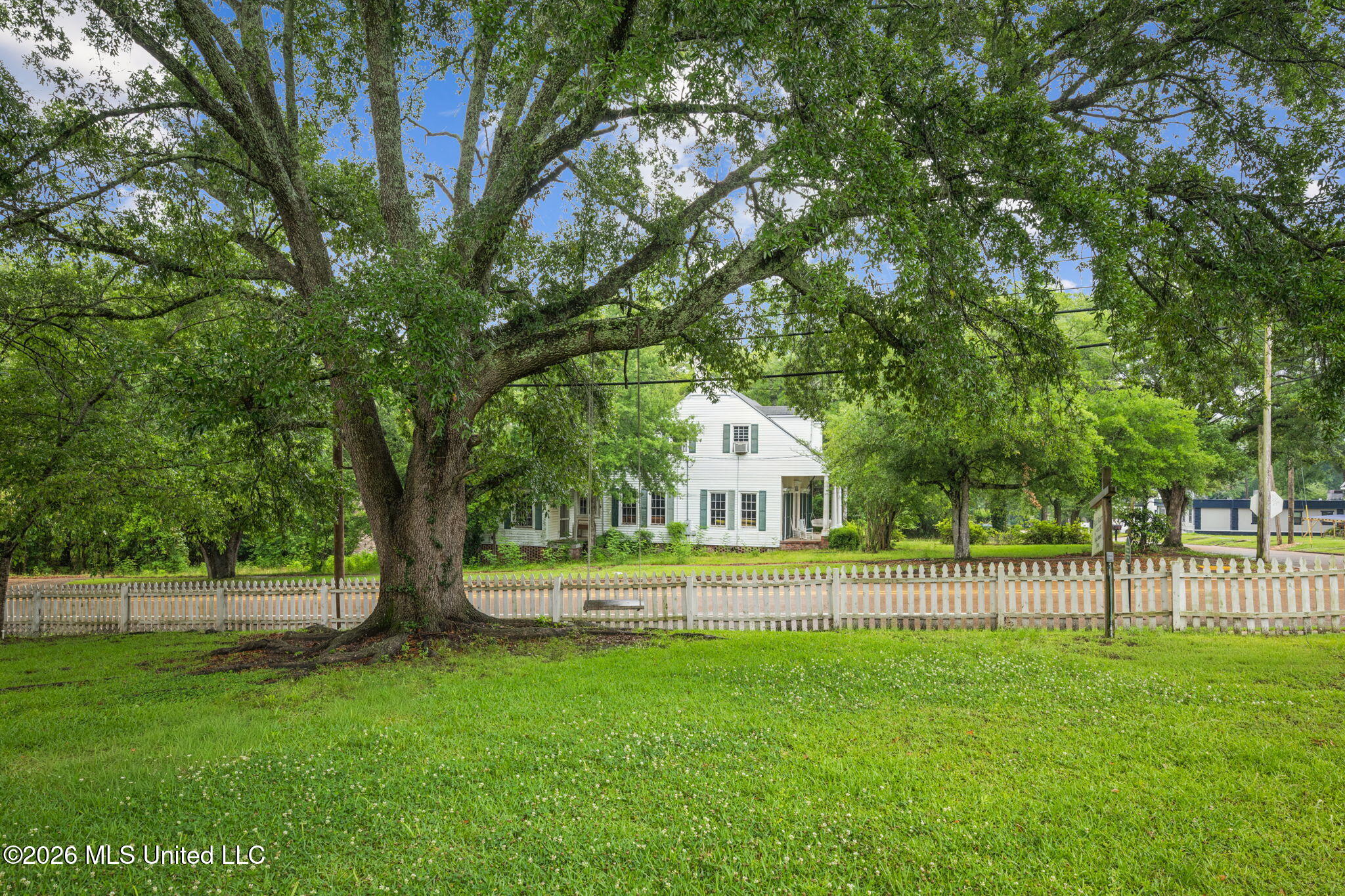 102 W Myrtle Street Property Photo 28