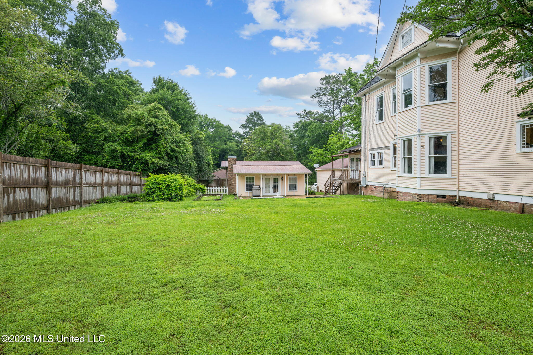 102 W Myrtle Street Property Photo 30