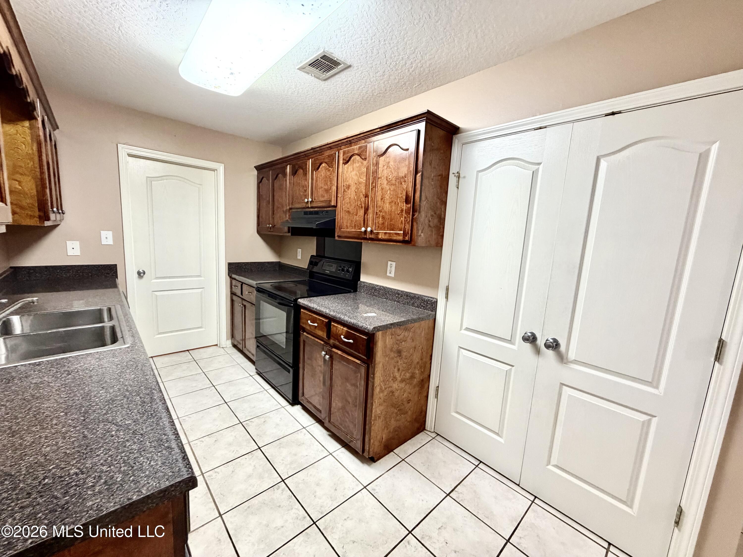 6902 Tanner Williams Road Property Photo 14