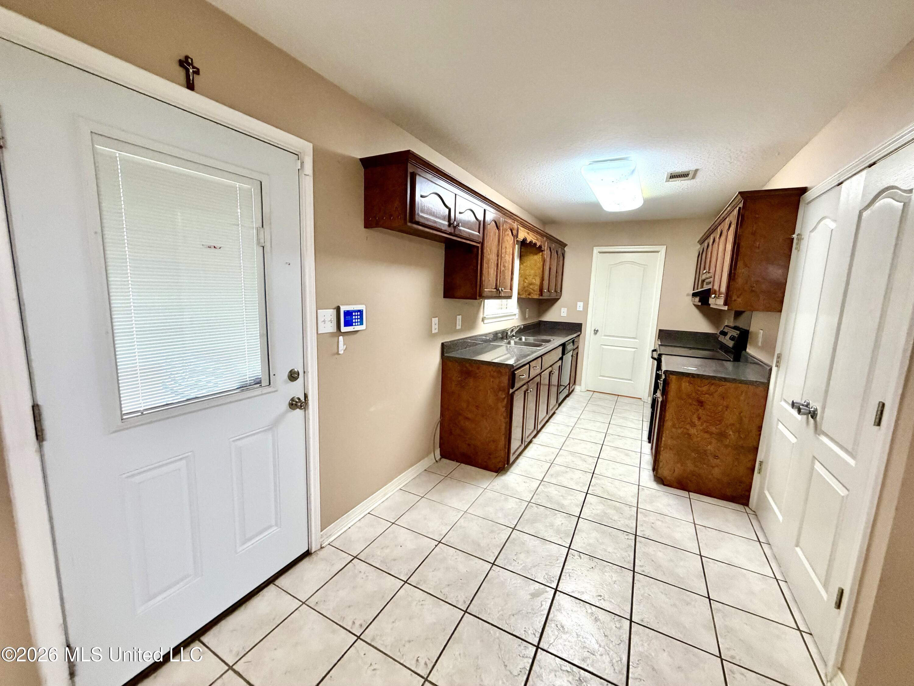 6902 Tanner Williams Road Property Photo 17